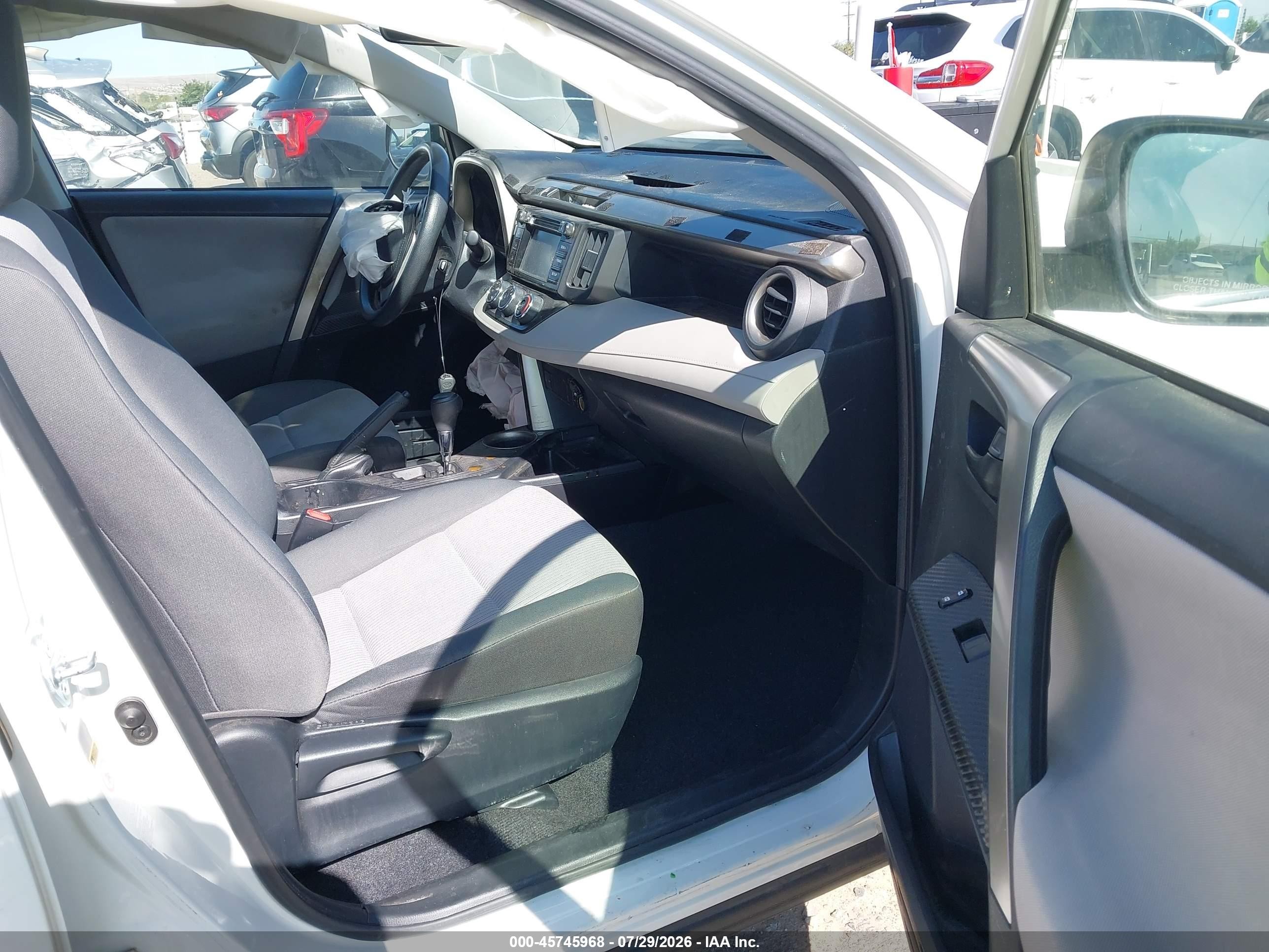 2014 Toyota Rav4 Le White vin: JTMZFREVXEJ018764
