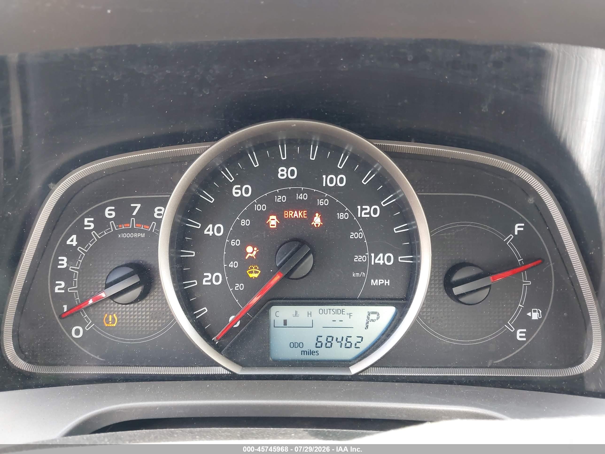 2014 Toyota Rav4 Le White vin: JTMZFREVXEJ018764