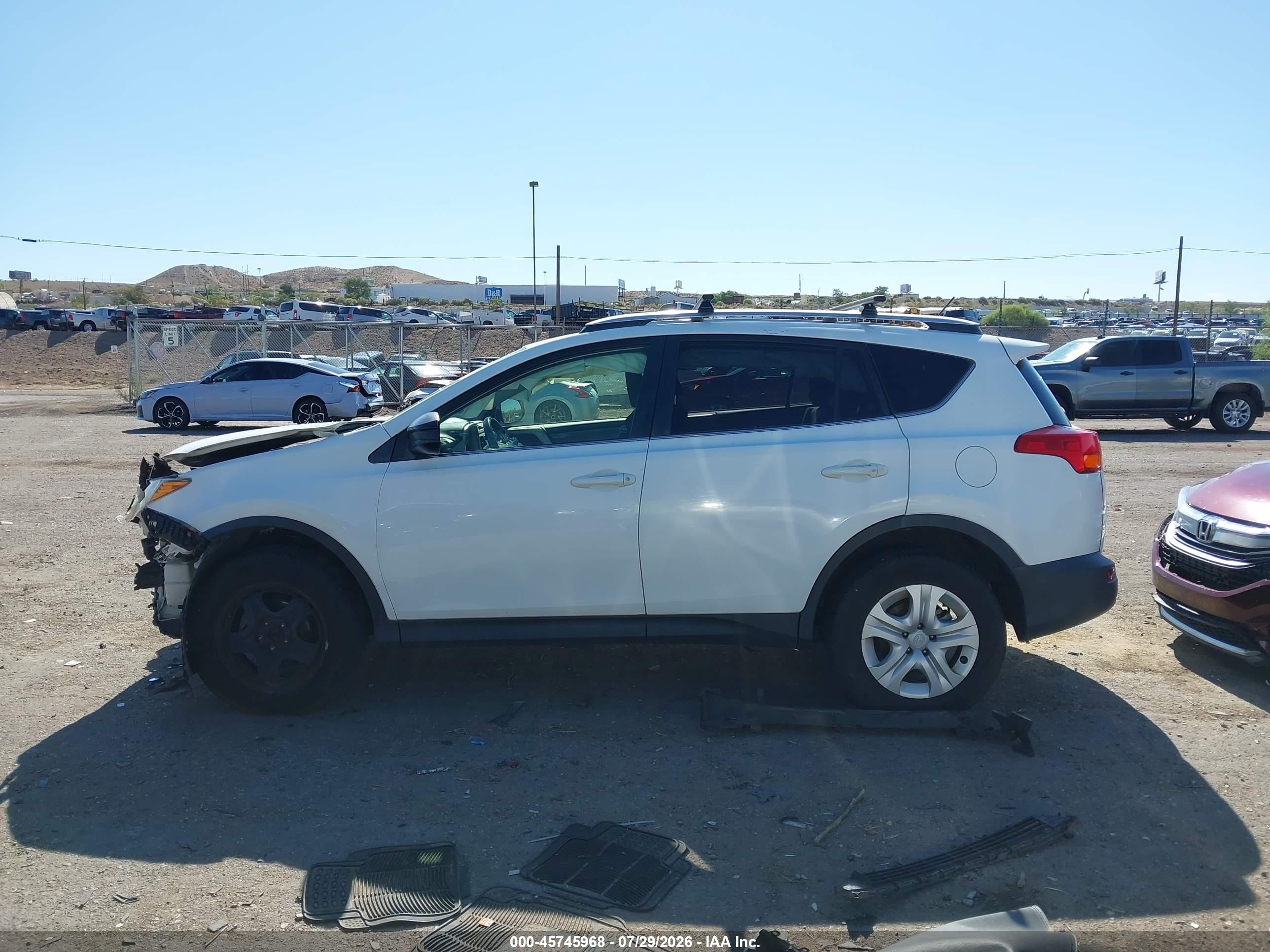 2014 Toyota Rav4 Le White vin: JTMZFREVXEJ018764
