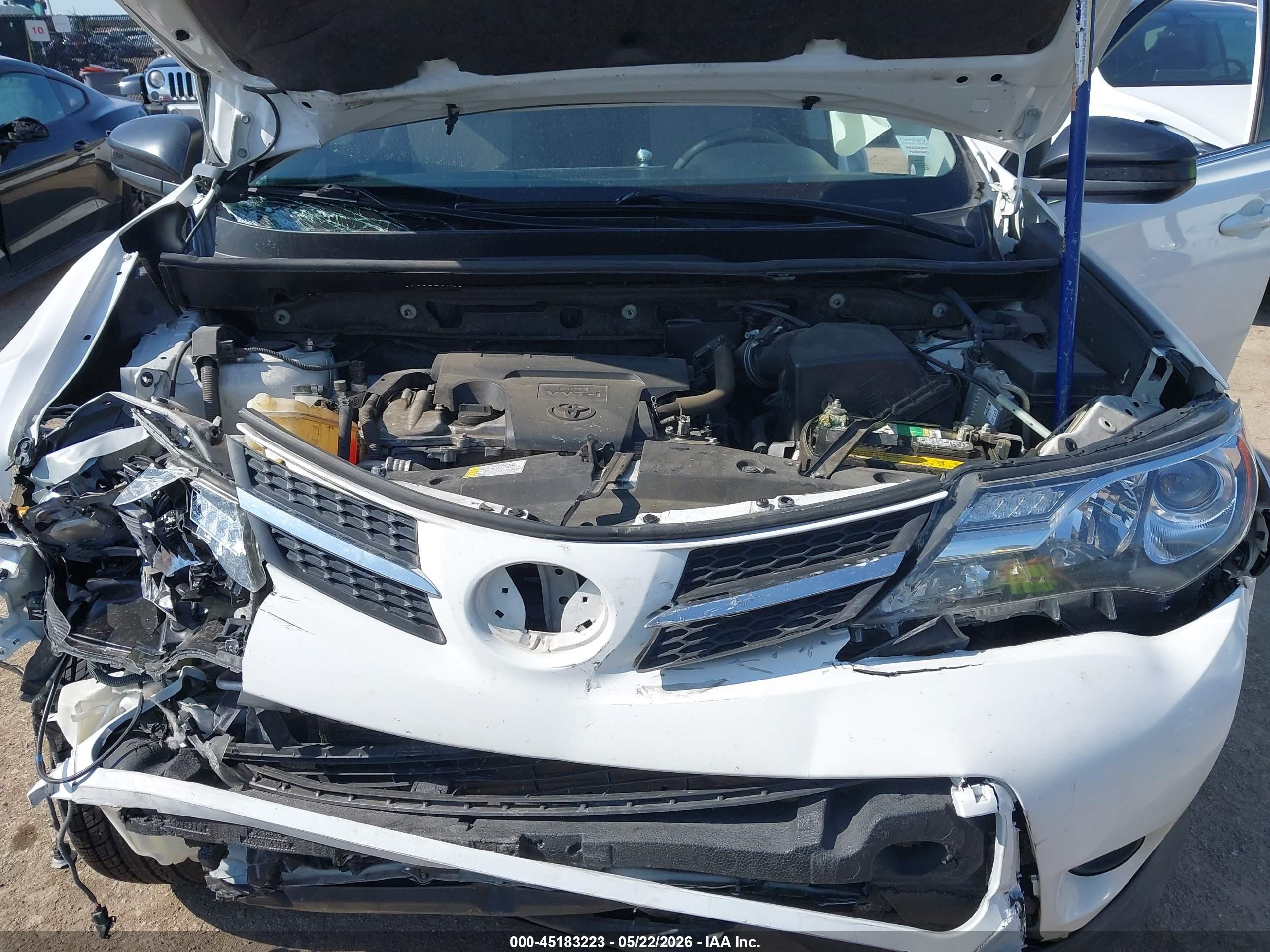 2015 Toyota Rav4 Le White vin: JTMZFREVXFD075594