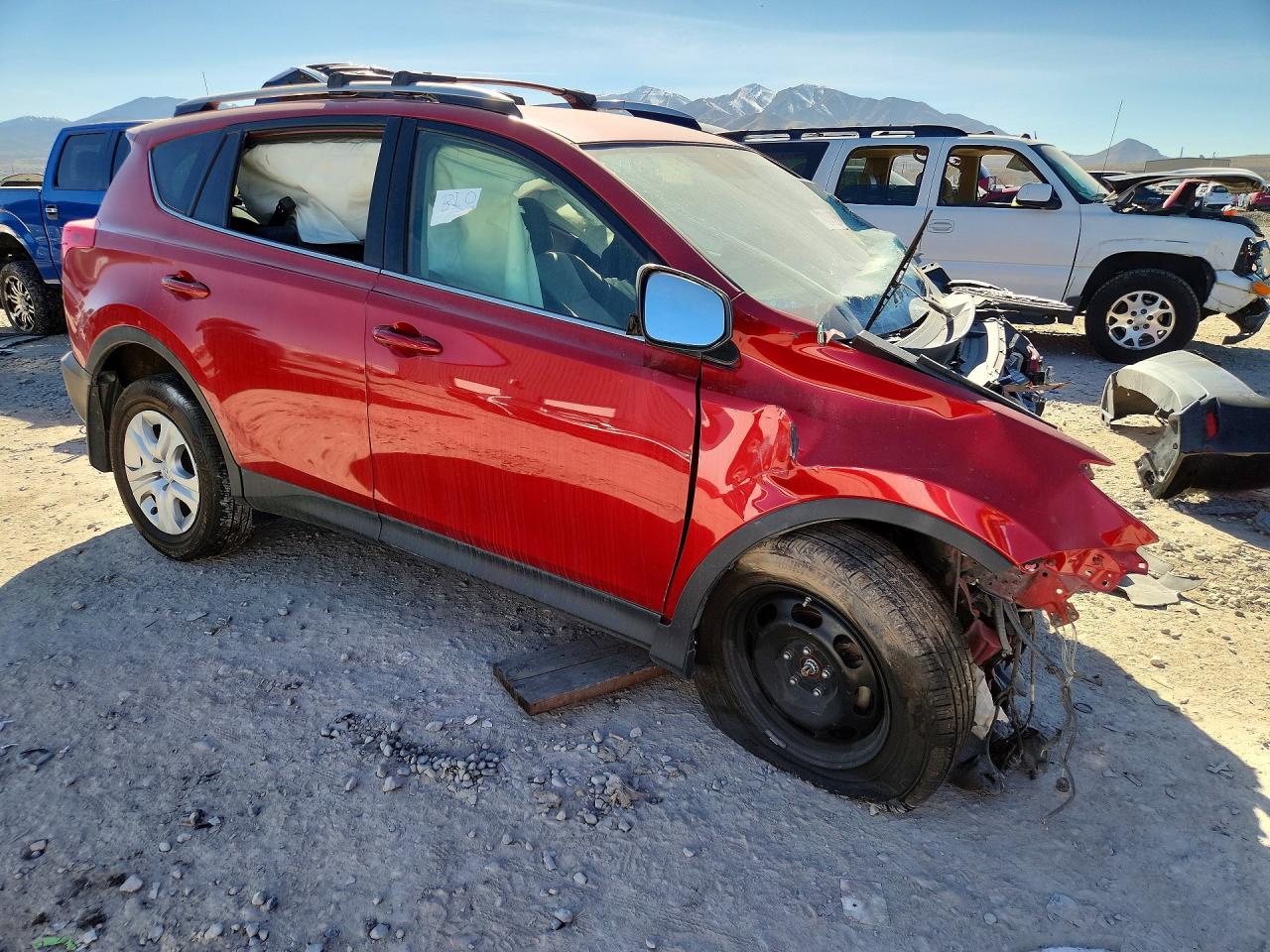 2015 Toyota Rav4 Le Red vin: JTMZFREVXFJ039888