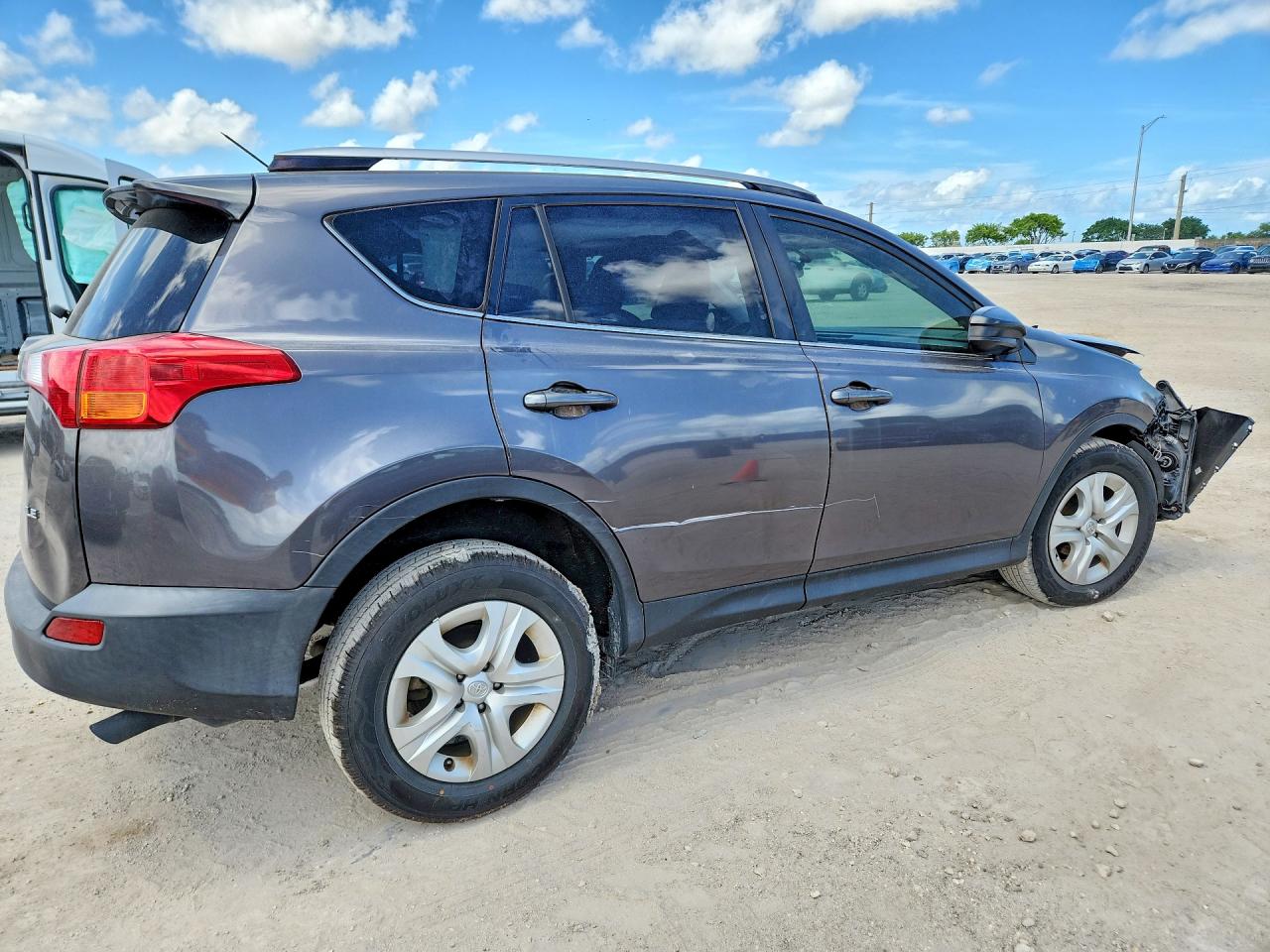 2015 Toyota Rav4 Le Серый vin: JTMZFREVXFJ042421