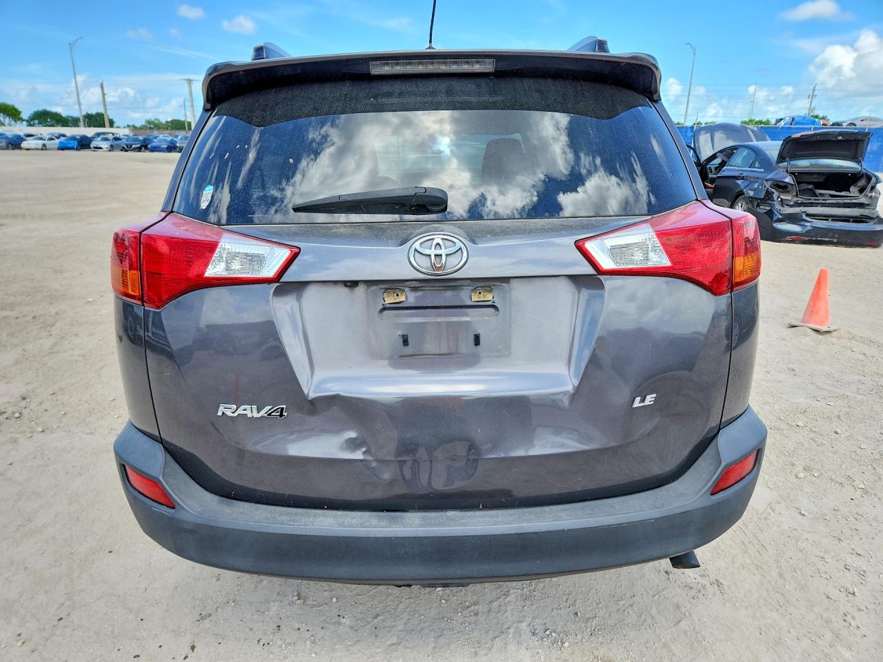 2015 Toyota Rav4 Le Серый vin: JTMZFREVXFJ042421