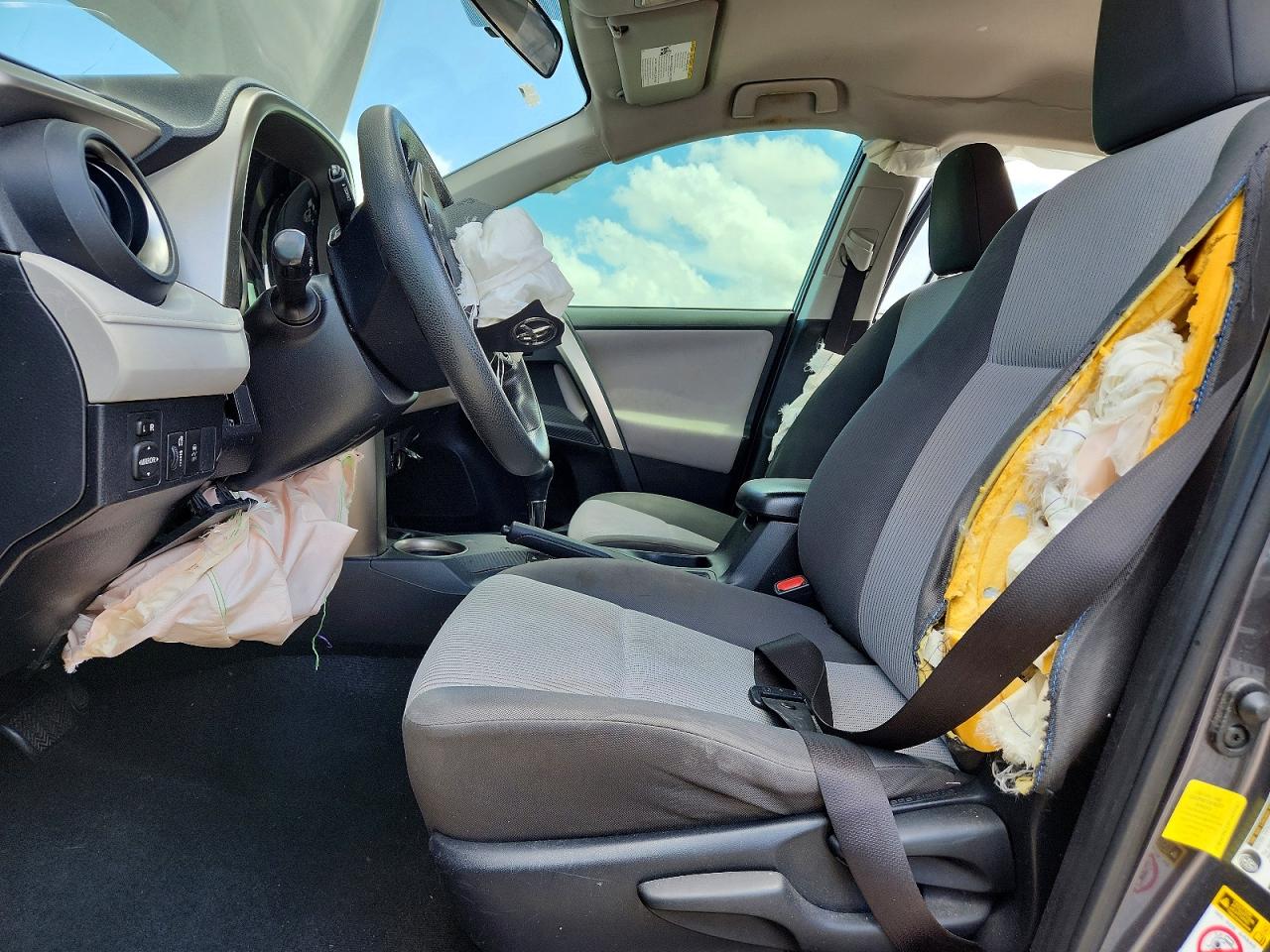 2015 Toyota Rav4 Le Серый vin: JTMZFREVXFJ042421