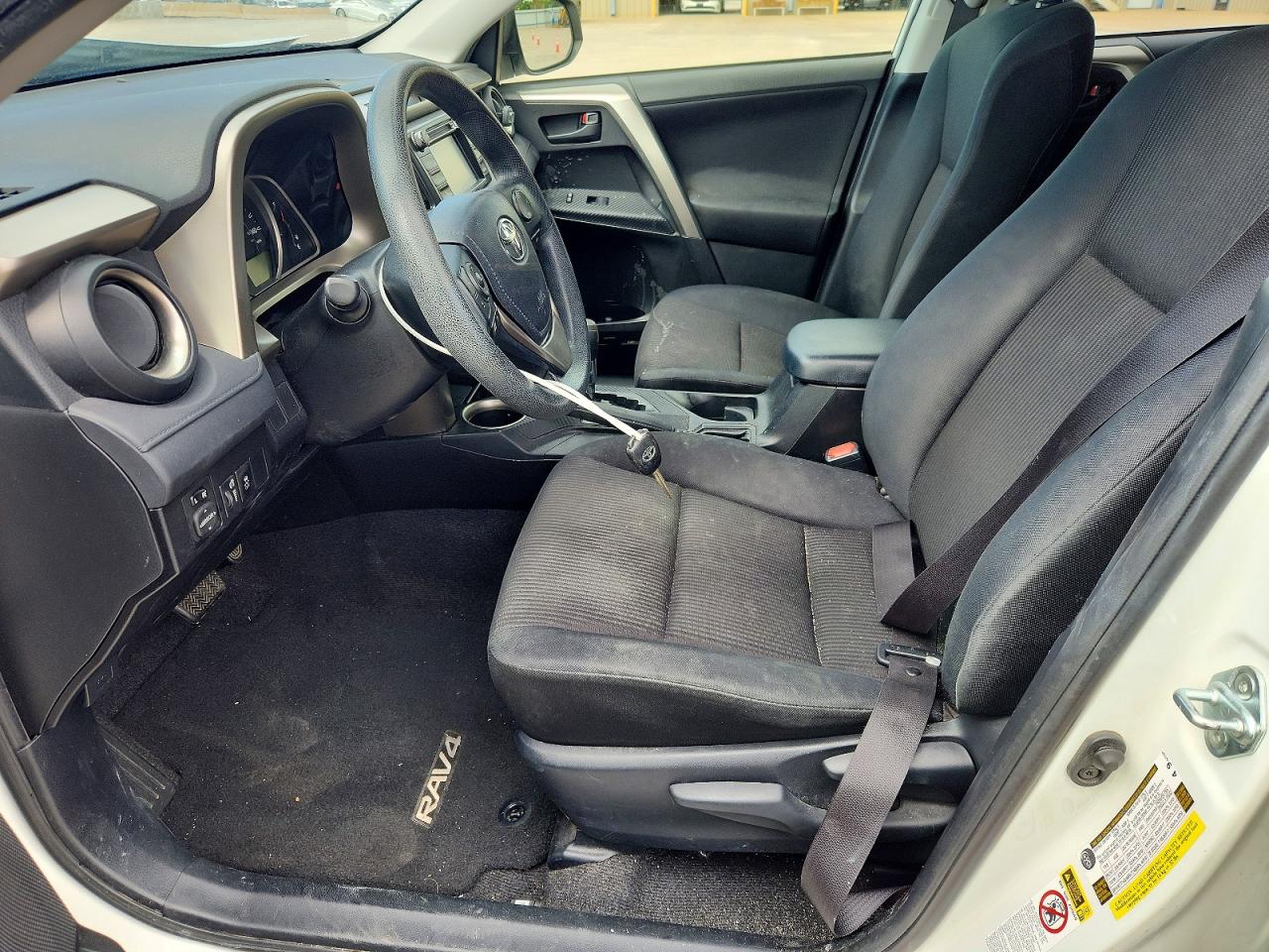 2015 Toyota Rav4 Le Белый vin: JTMZFREVXFJ054729