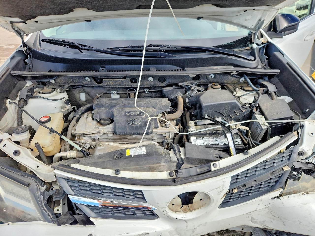 2015 Toyota Rav4 Le Белый vin: JTMZFREVXFJ054729