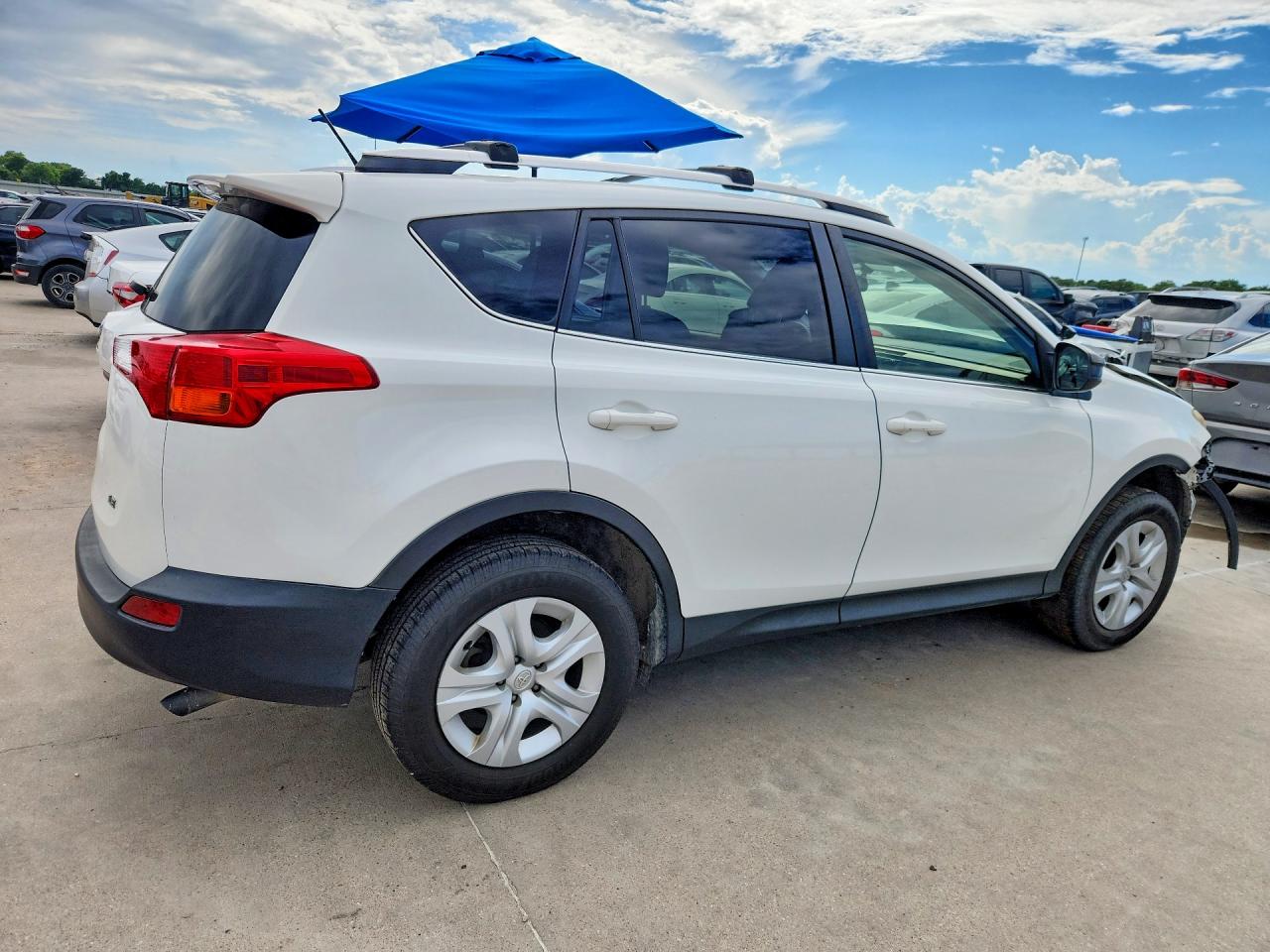 2015 Toyota Rav4 Le Белый vin: JTMZFREVXFJ054729