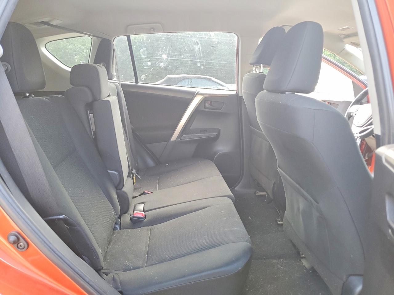 2015 Toyota Rav4 Le Orange vin: JTMZFREVXFJ054794