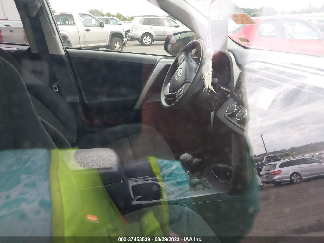 2018 Toyota Rav4 Le Gray vin: JTMZFREVXJJ166620