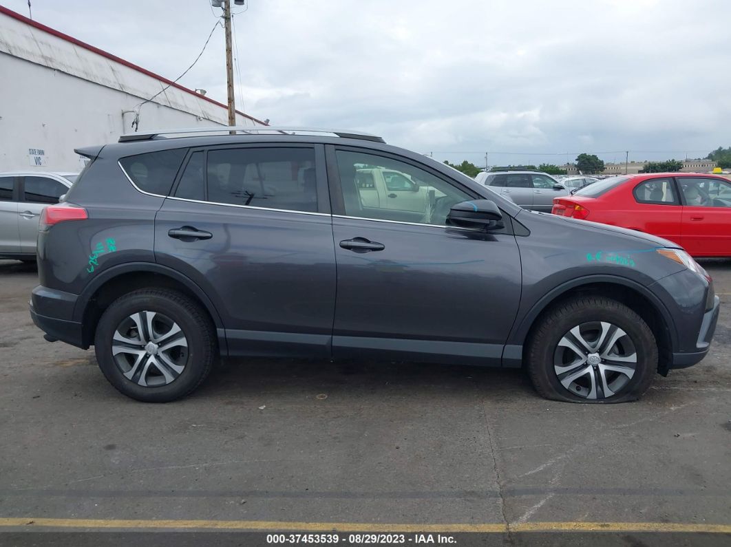 2018 Toyota Rav4 Le Gray vin: JTMZFREVXJJ166620