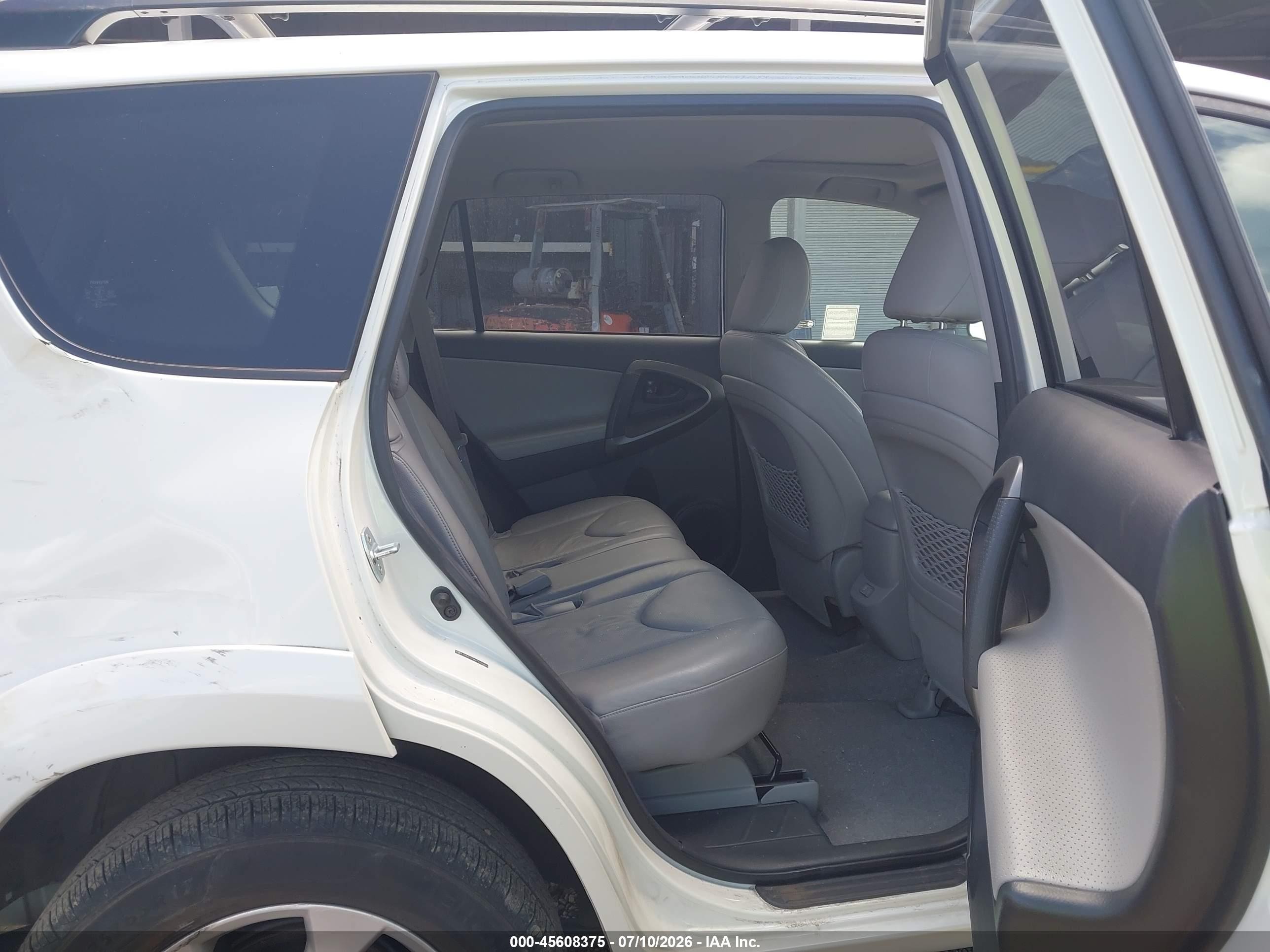 2009 Toyota Rav4 Limited V6 White vin: JTMZK31V095025820