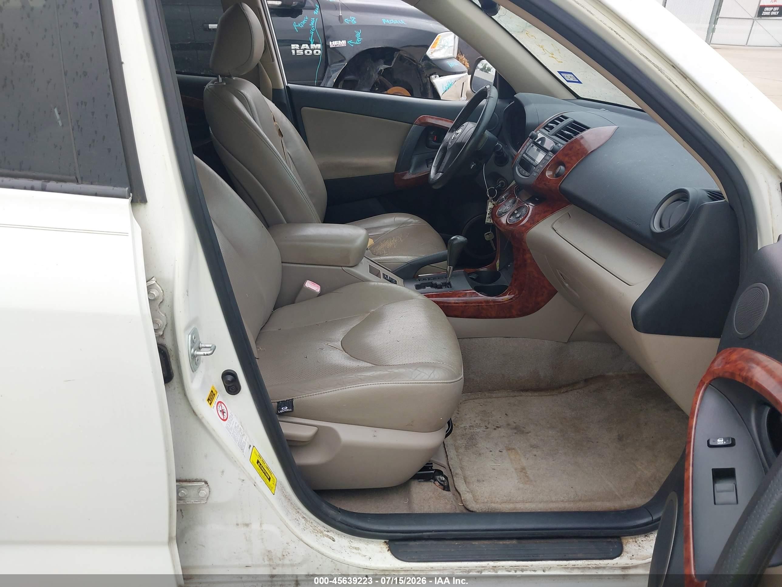 2007 Toyota Rav4 Limited White vin: JTMZK31V375014372