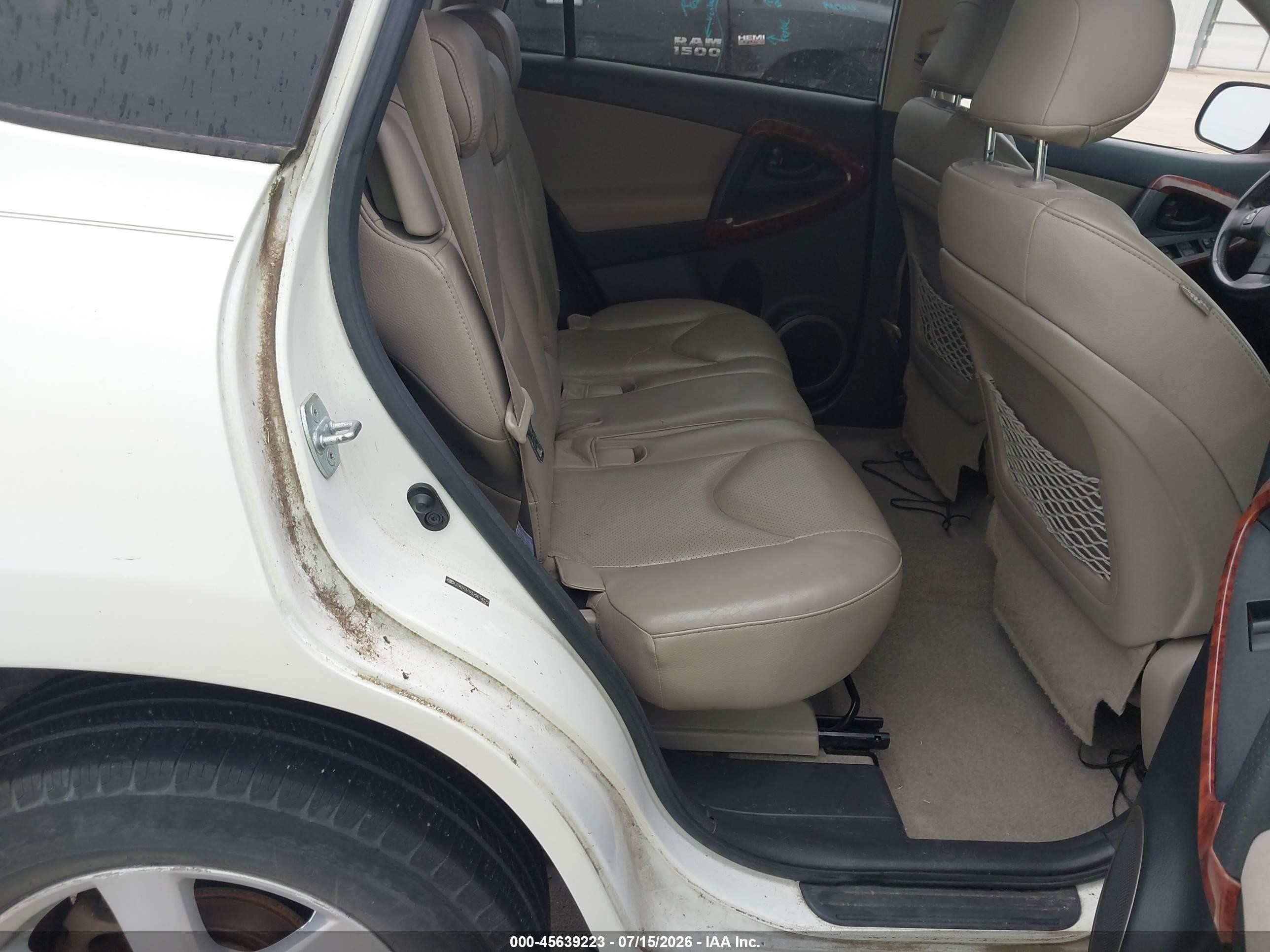 2007 Toyota Rav4 Limited White vin: JTMZK31V375014372