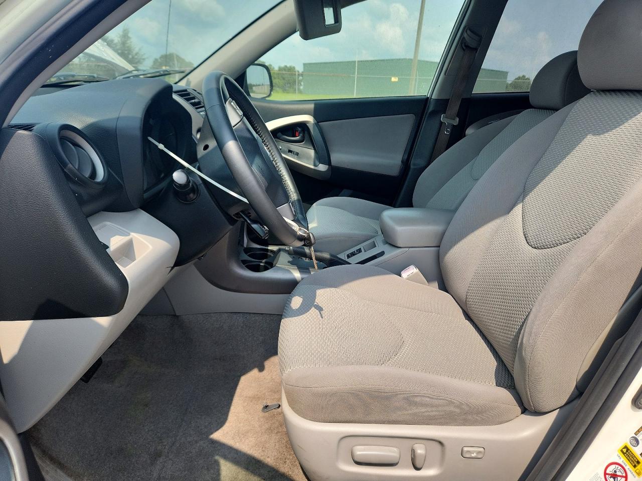 2007 Toyota Rav4 Limited White vin: JTMZK31V475006541