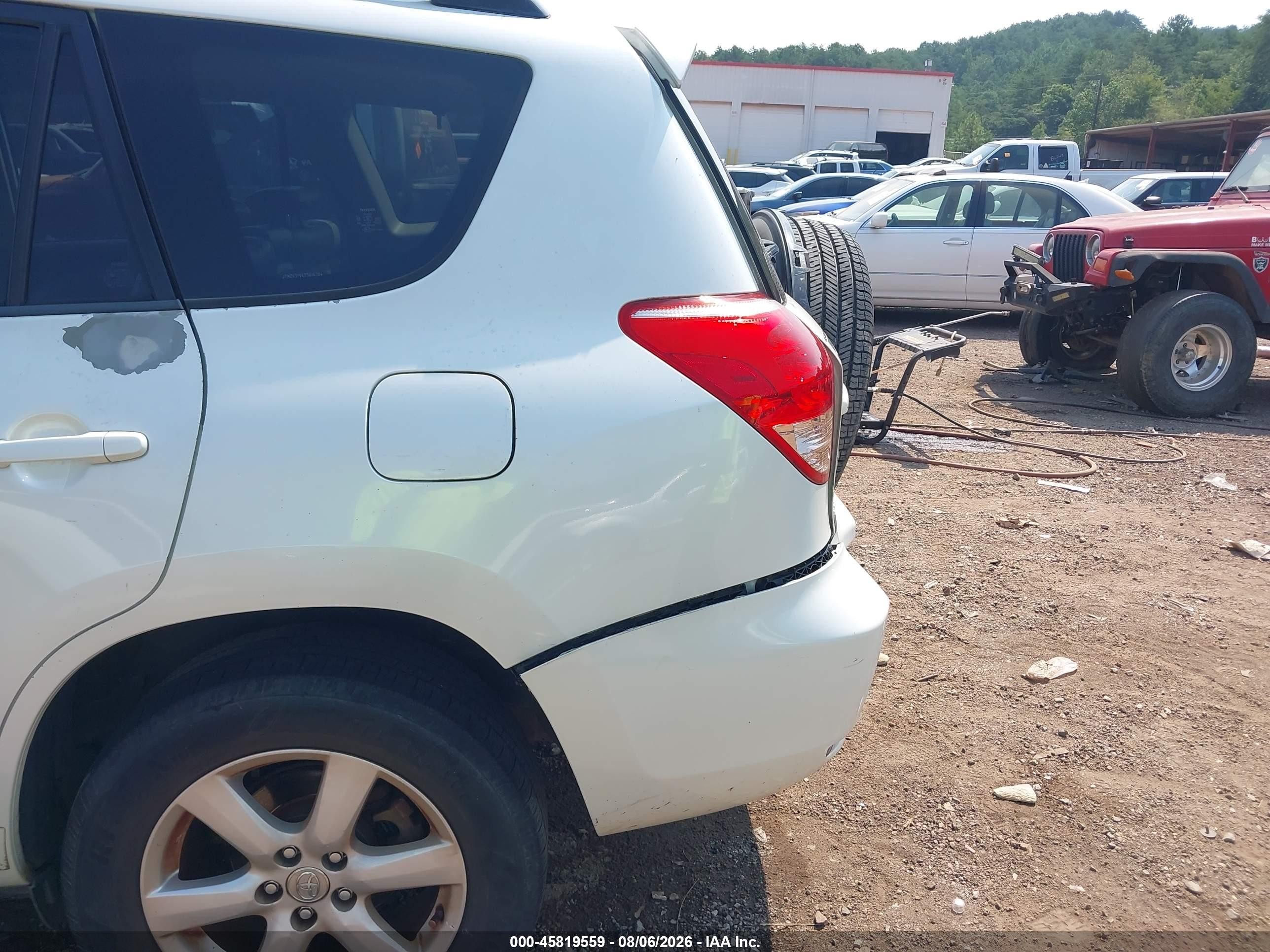 2007 Toyota Rav4 Limited White vin: JTMZK31V475014204