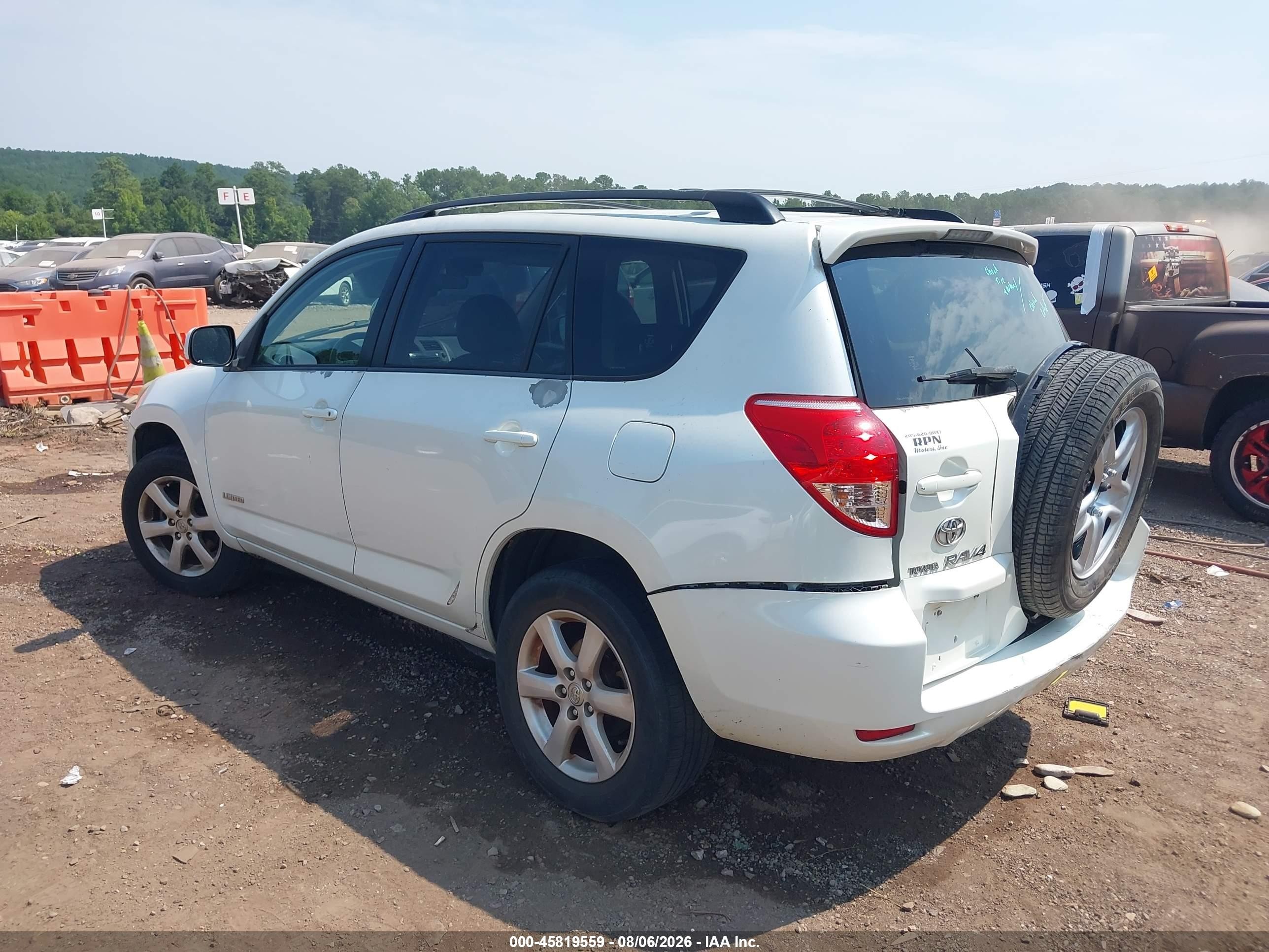 2007 Toyota Rav4 Limited White vin: JTMZK31V475014204