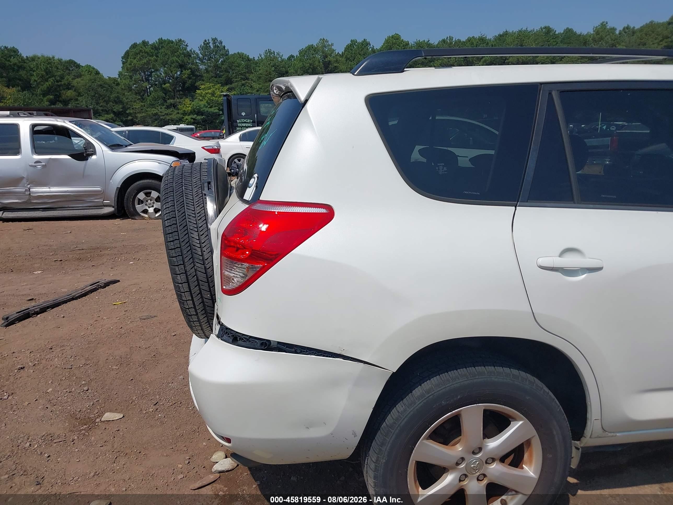 2007 Toyota Rav4 Limited White vin: JTMZK31V475014204