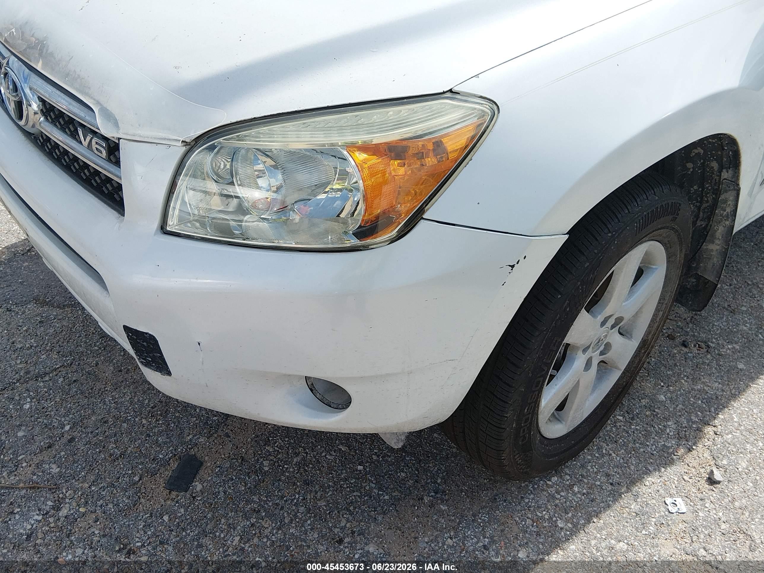 2006 Toyota Rav4 Limited V6 White vin: JTMZK31V565001315