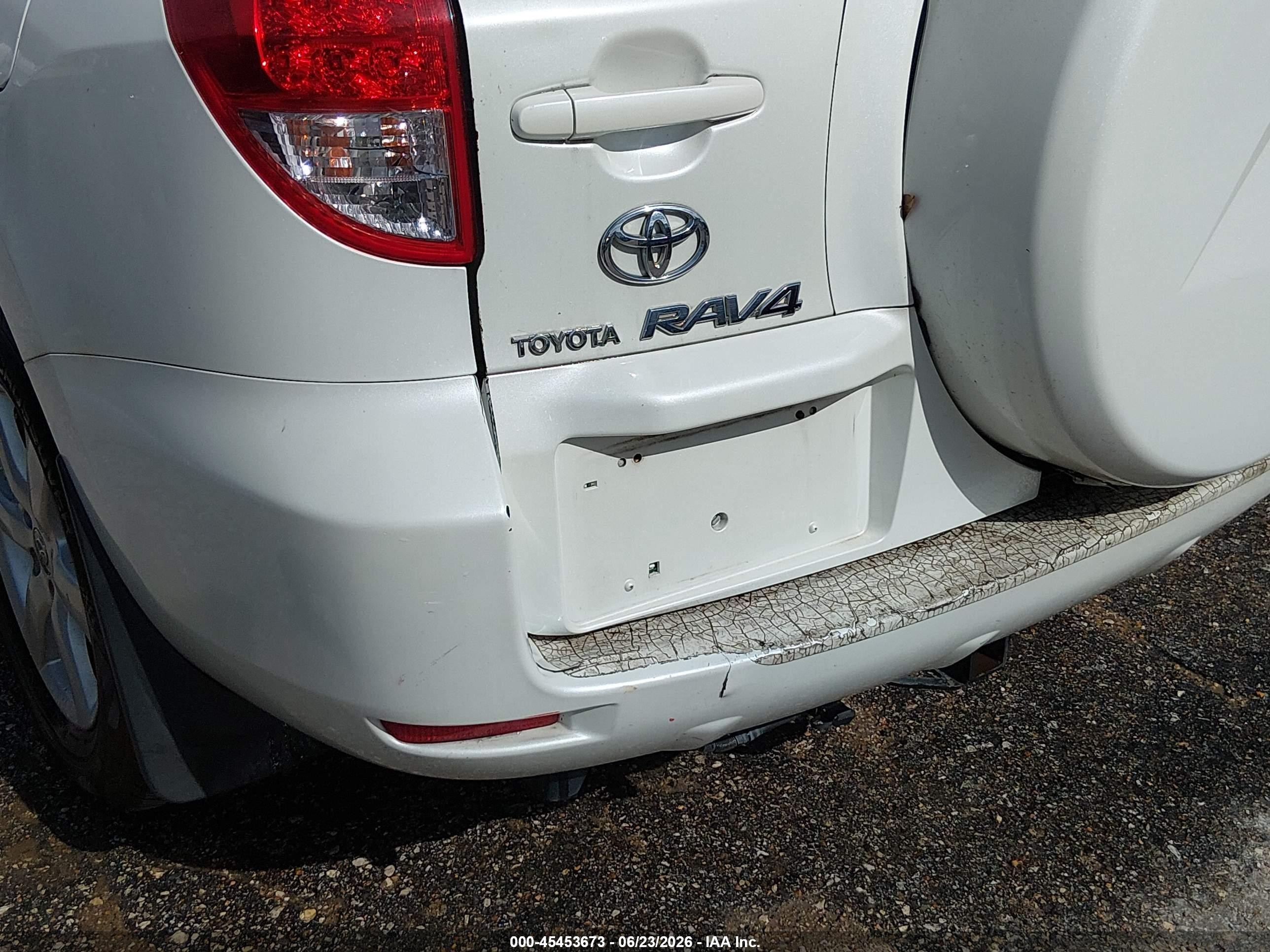 2006 Toyota Rav4 Limited V6 White vin: JTMZK31V565001315