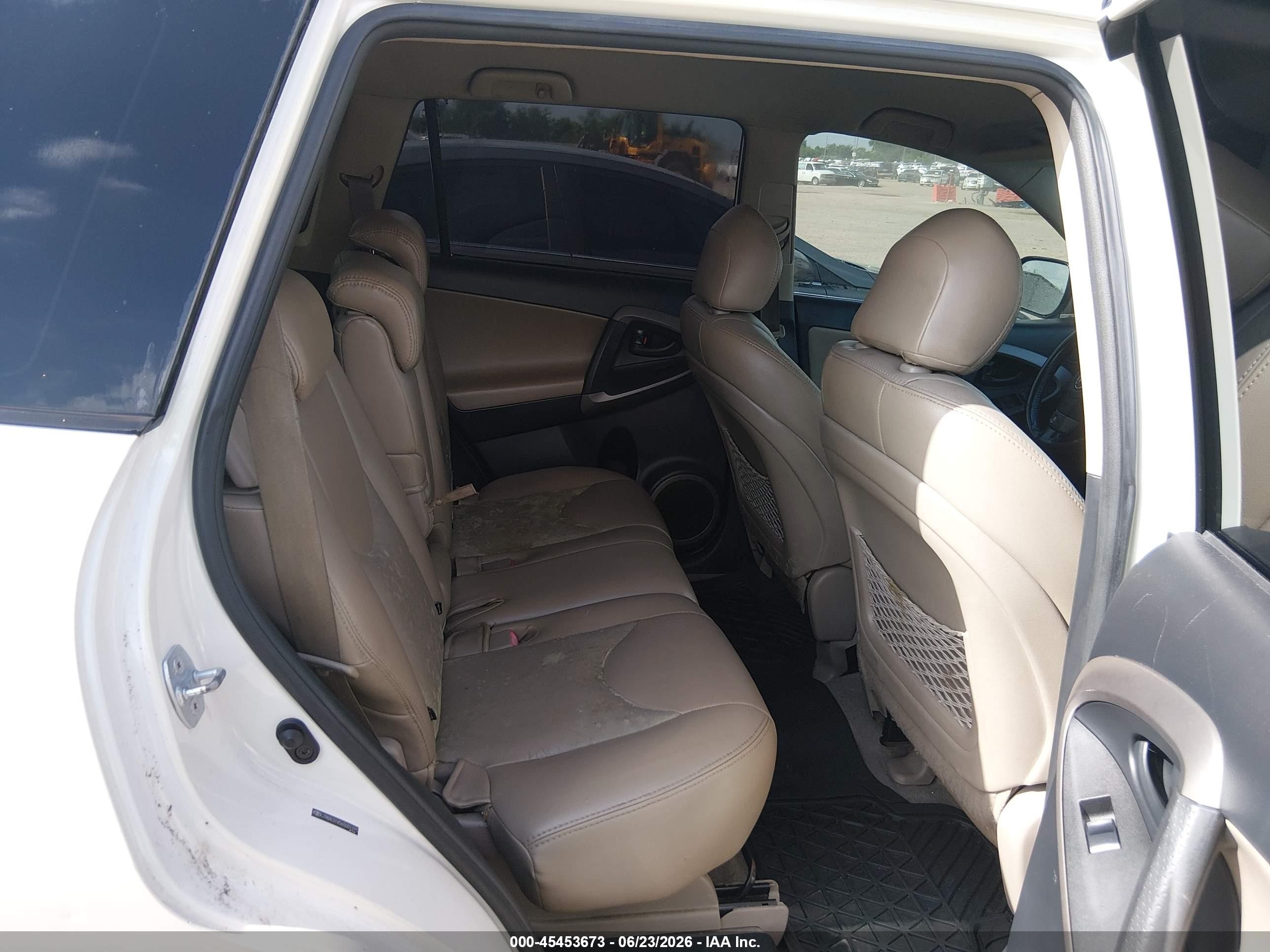 2006 Toyota Rav4 Limited V6 White vin: JTMZK31V565001315