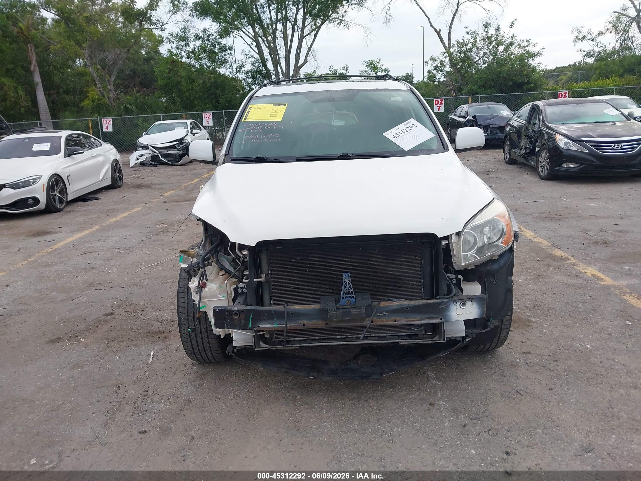 2008 Toyota Rav4 Limited V6 White vin: JTMZK31V685020202