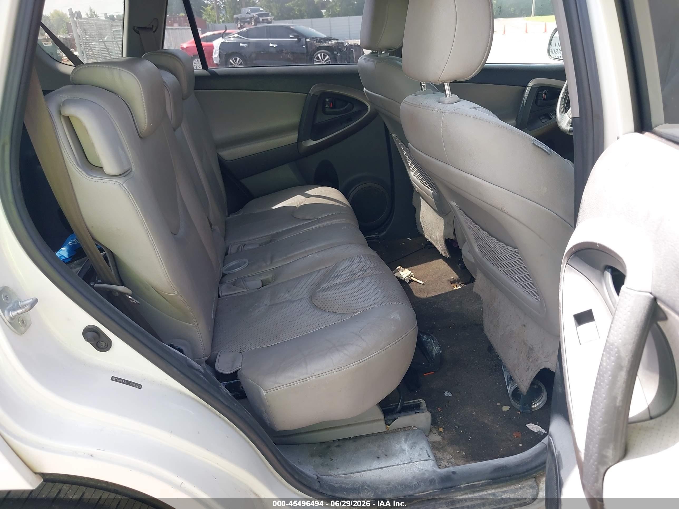 2009 Toyota Rav4 Limited V6 White vin: JTMZK31V695024266