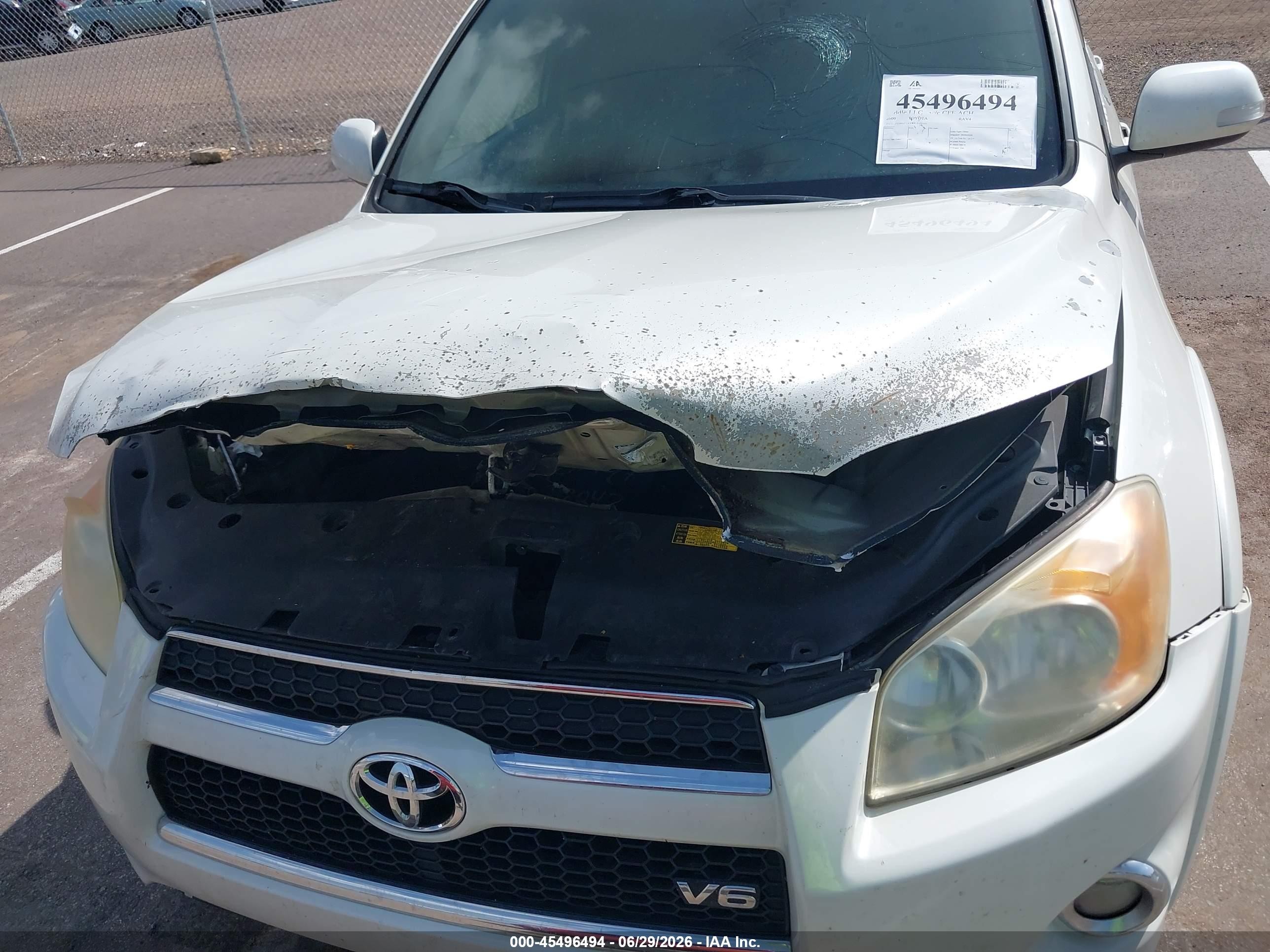 2009 Toyota Rav4 Limited V6 White vin: JTMZK31V695024266