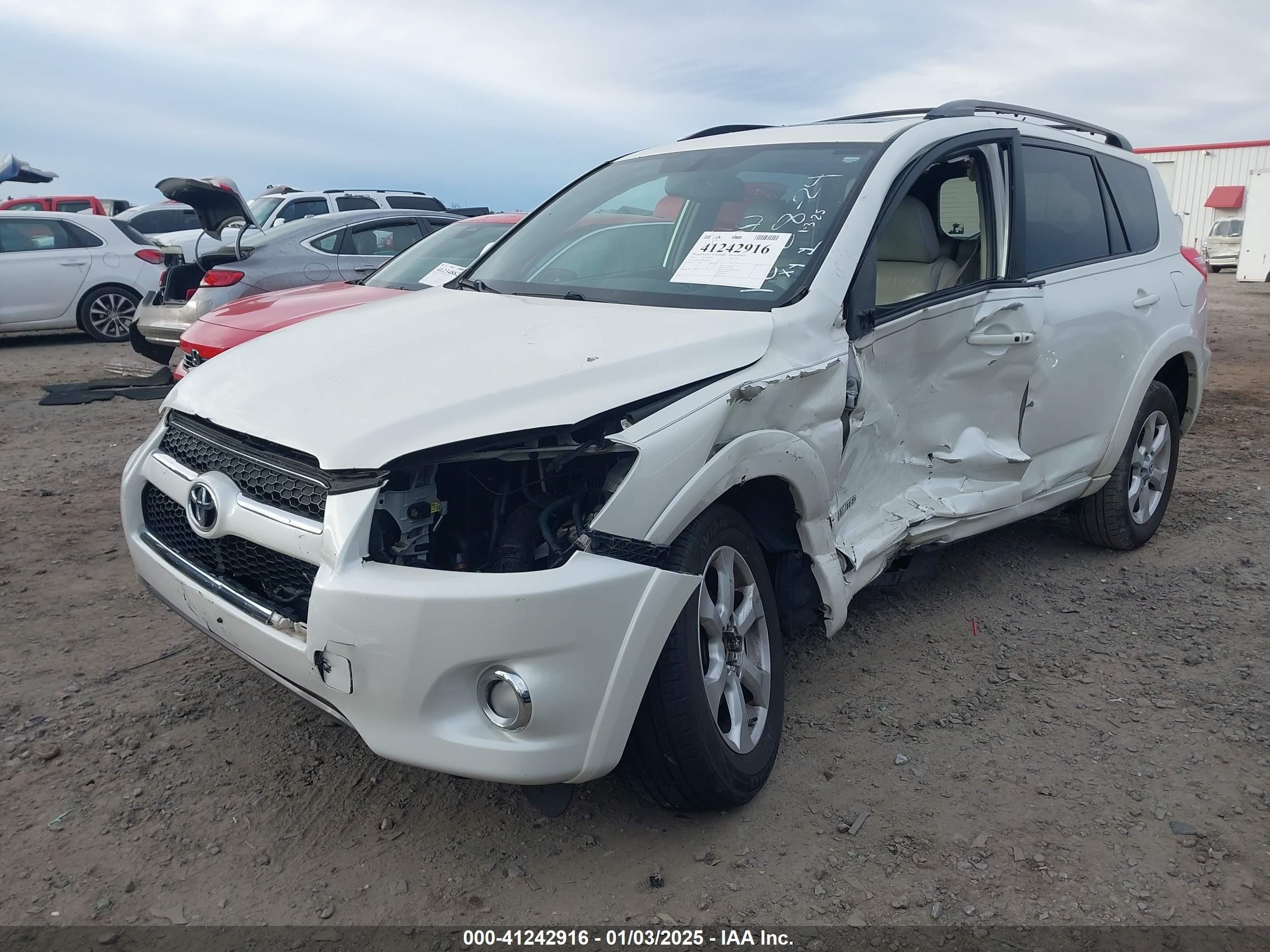 2009 Toyota Rav4 Limited White vin: JTMZK31V695025563