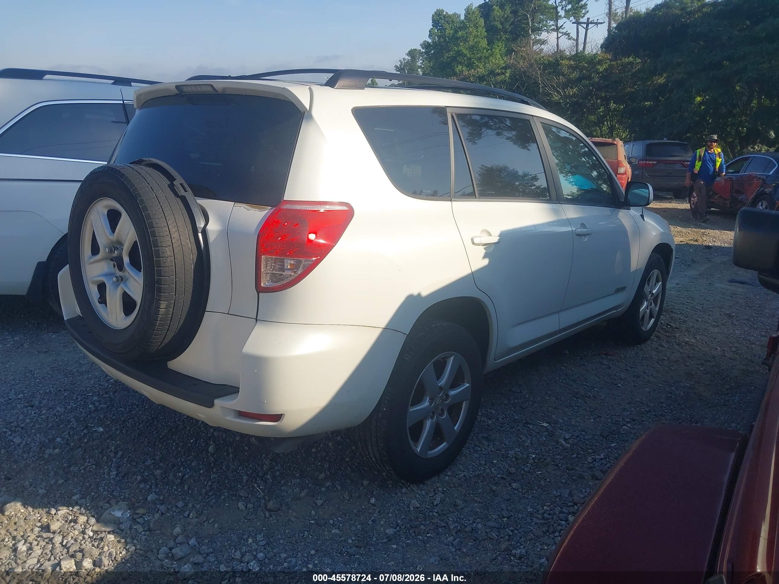 2007 Toyota Rav4 Limited White vin: JTMZK31V775007859