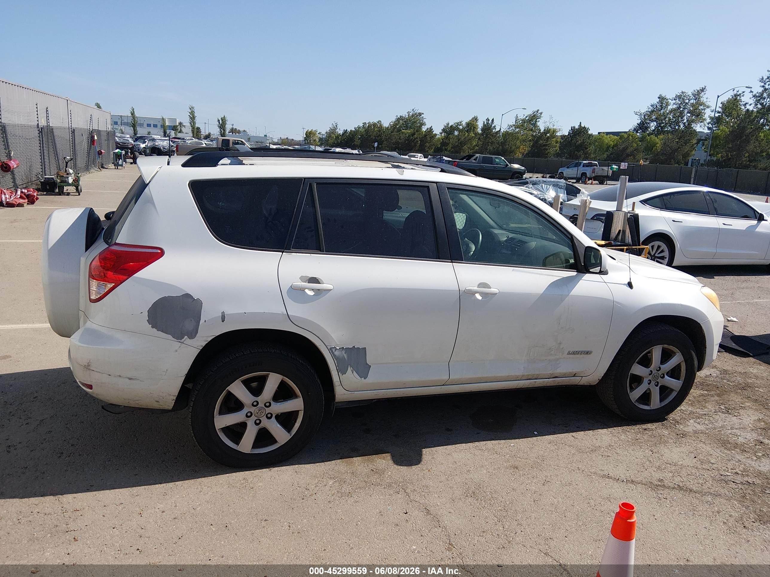 2008 Toyota Rav4 Limited V6 White vin: JTMZK31V885023327
