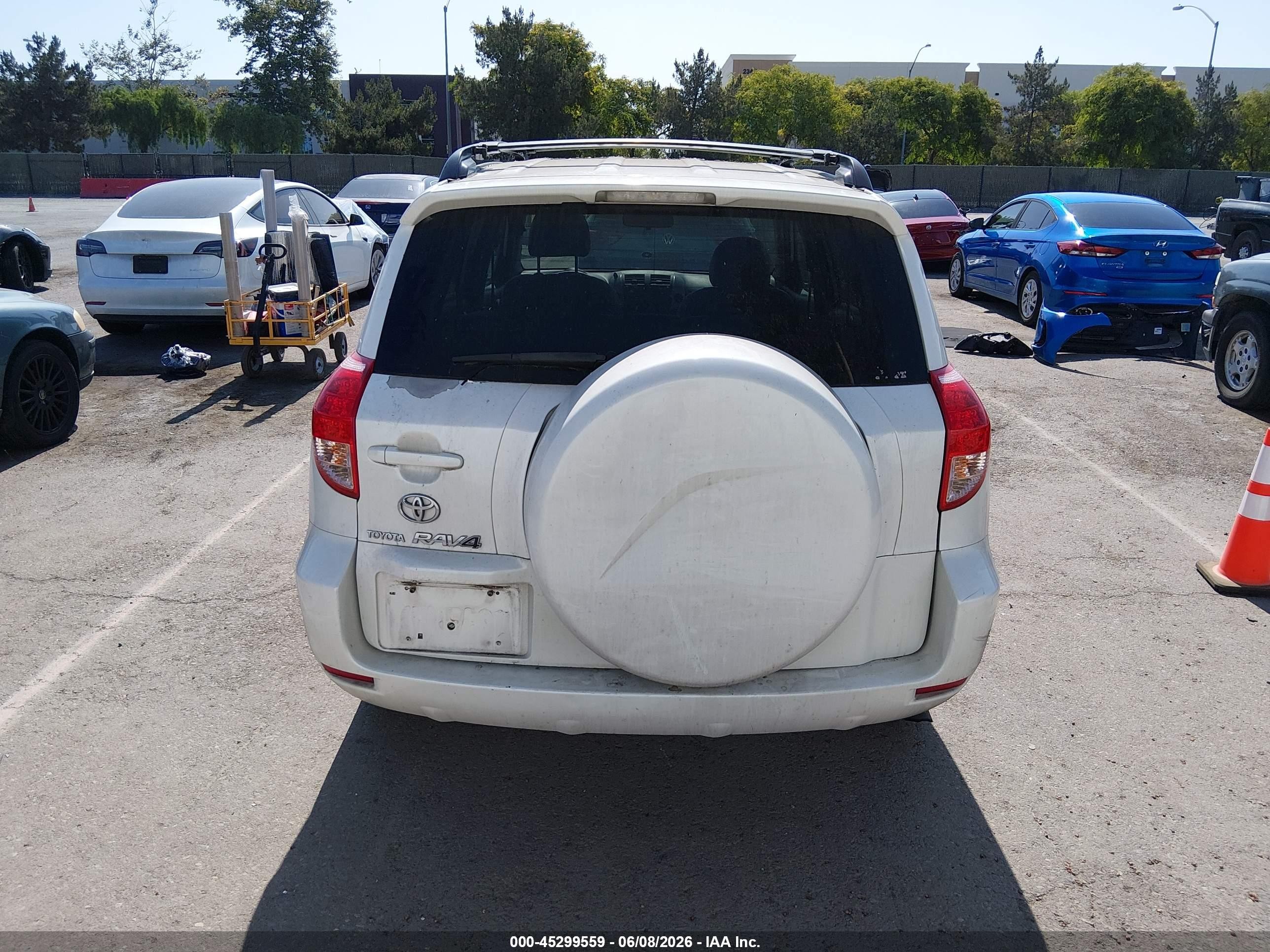2008 Toyota Rav4 Limited V6 White vin: JTMZK31V885023327