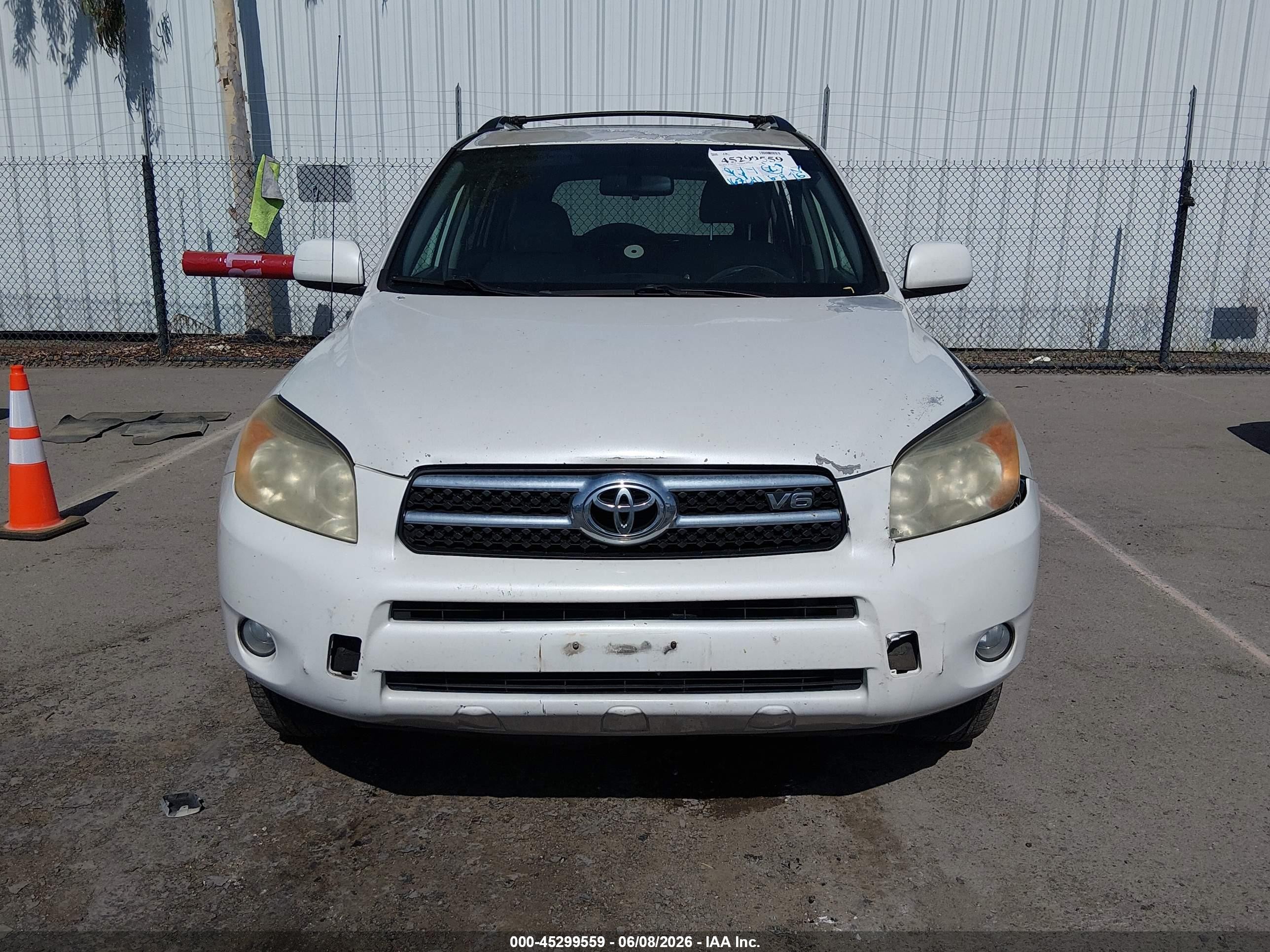 2008 Toyota Rav4 Limited V6 White vin: JTMZK31V885023327