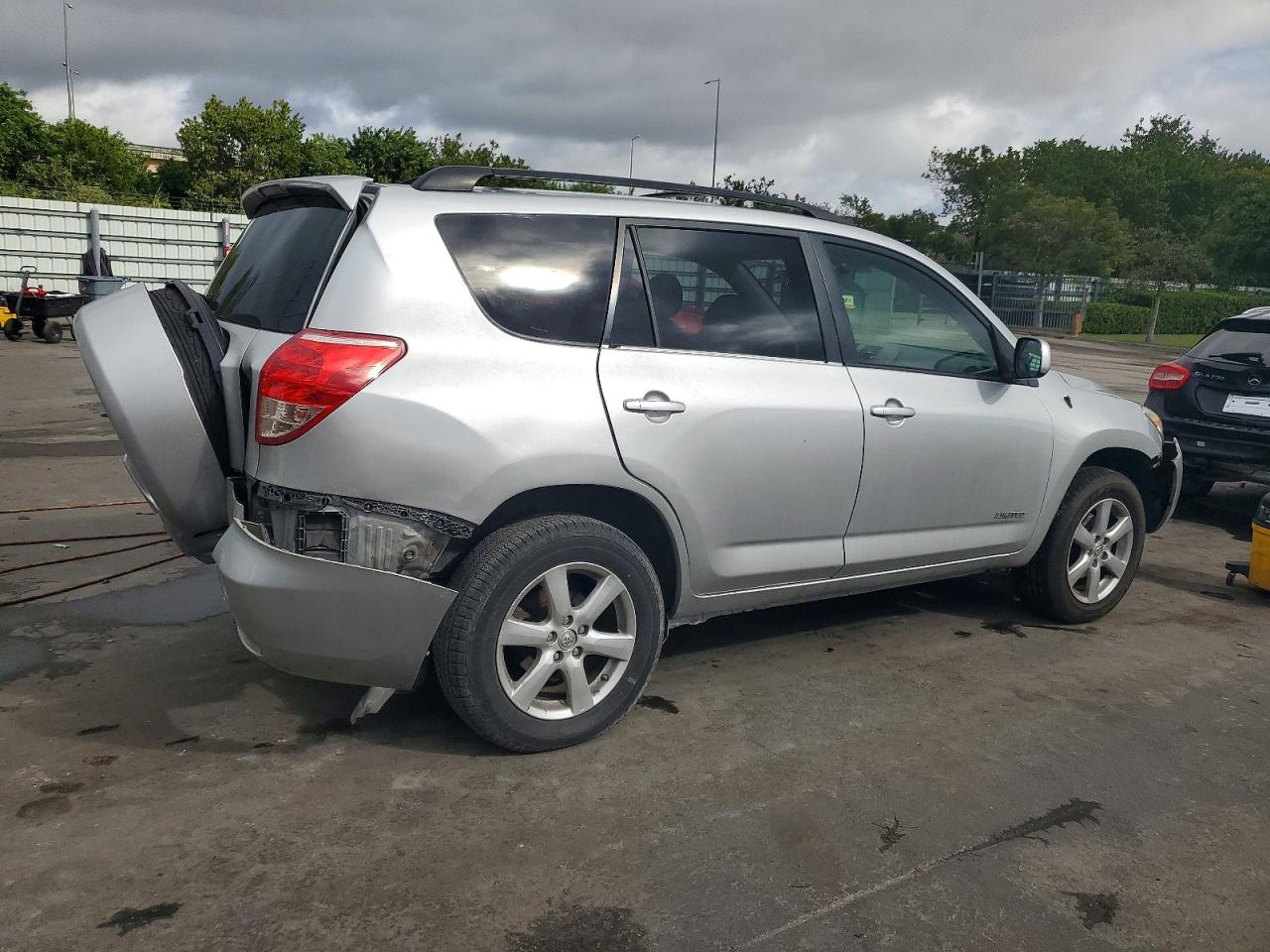 2008 Toyota Rav4 Limited Silver vin: JTMZK31V886010815