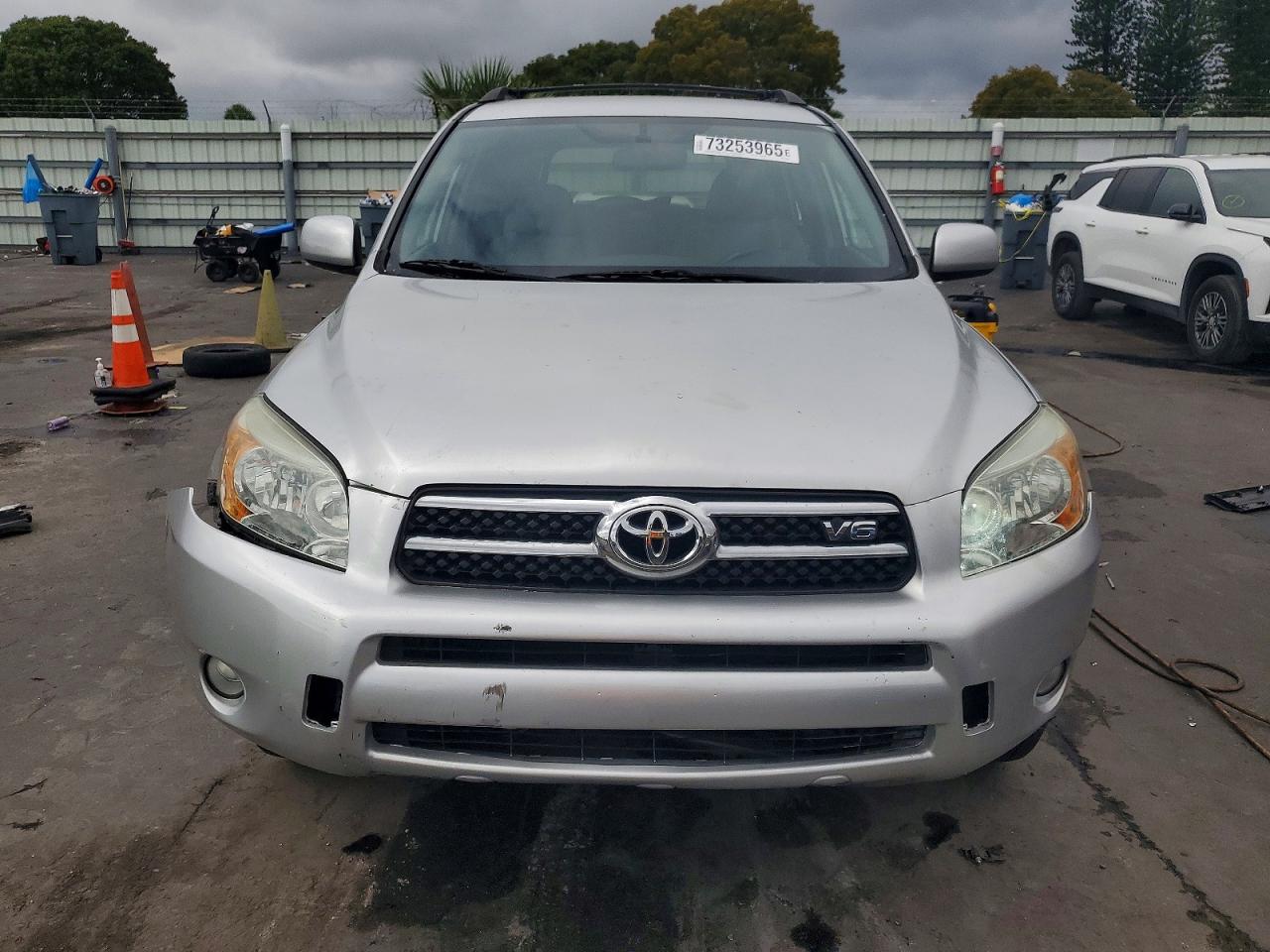 2008 Toyota Rav4 Limited Silver vin: JTMZK31V886010815