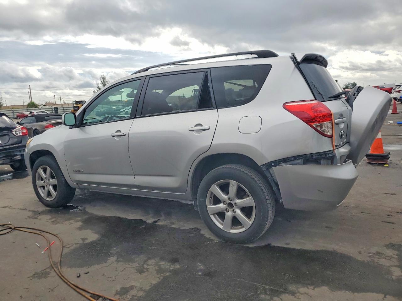 2008 Toyota Rav4 Limited Silver vin: JTMZK31V886010815