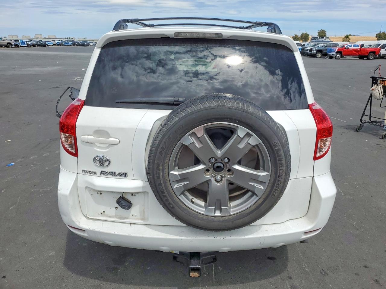 2008 Toyota Rav4 Sport White vin: JTMZK32V085020212