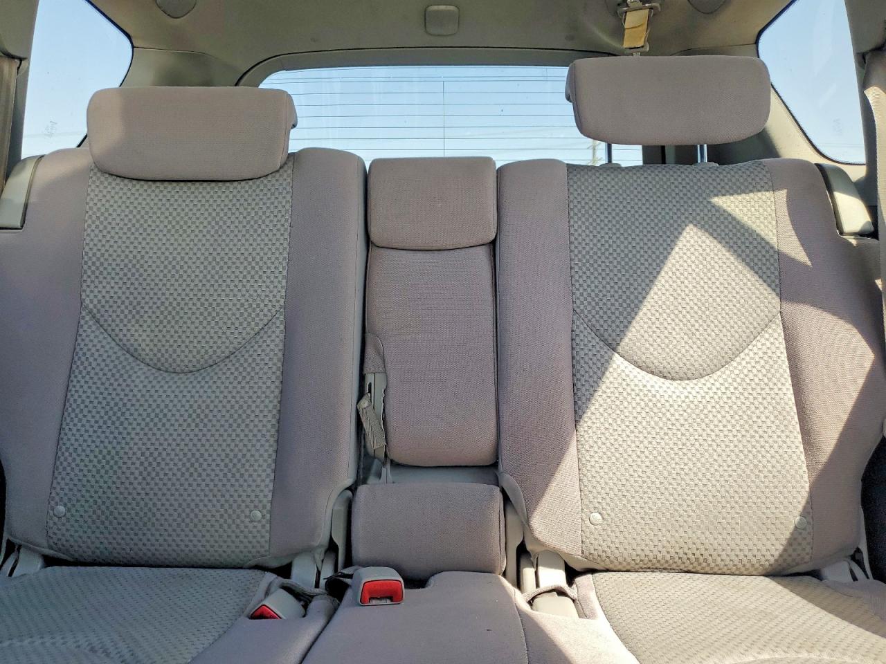 2006 Toyota Rav4 Base Silver vin: JTMZK33V065004815