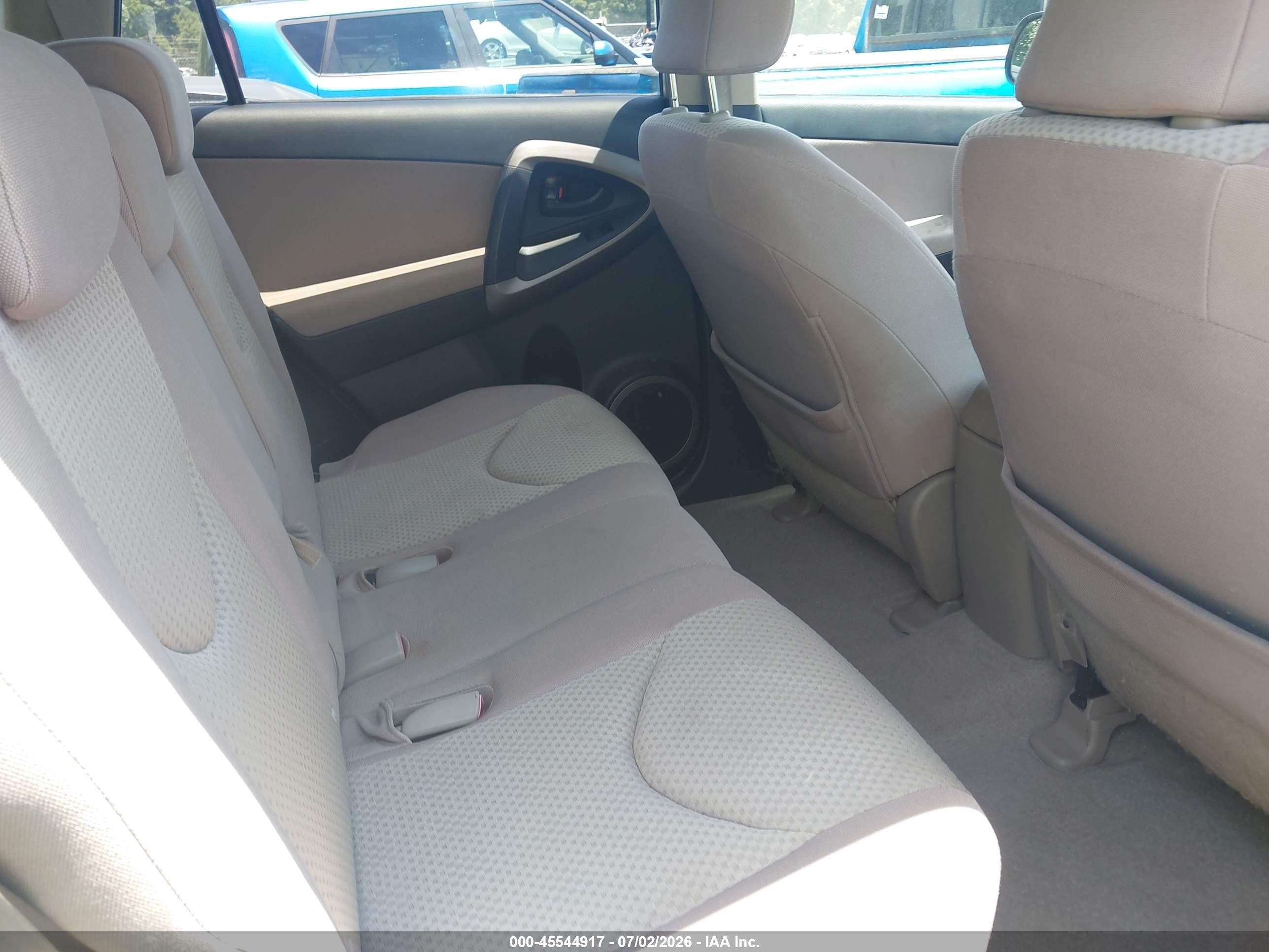2008 Toyota Rav4 Base V6 Silver vin: JTMZK33V186012466