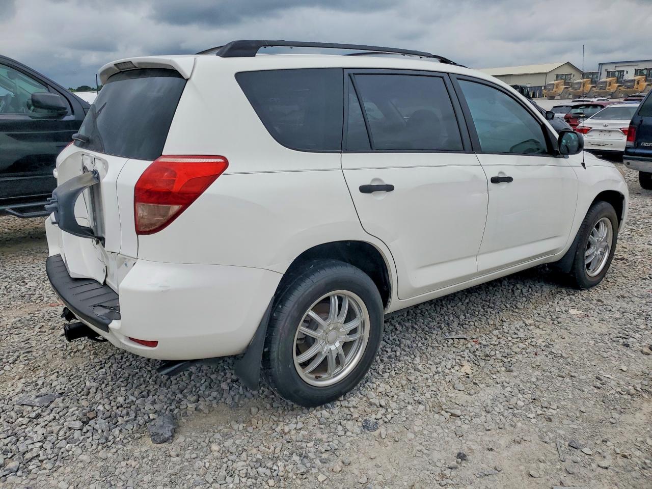 2006 Toyota Rav4 Base White vin: JTMZK33V265002046
