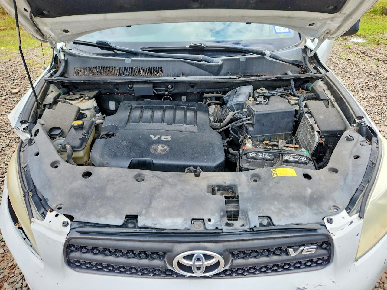 2008 Toyota Rav4 Base White vin: JTMZK33V485022978