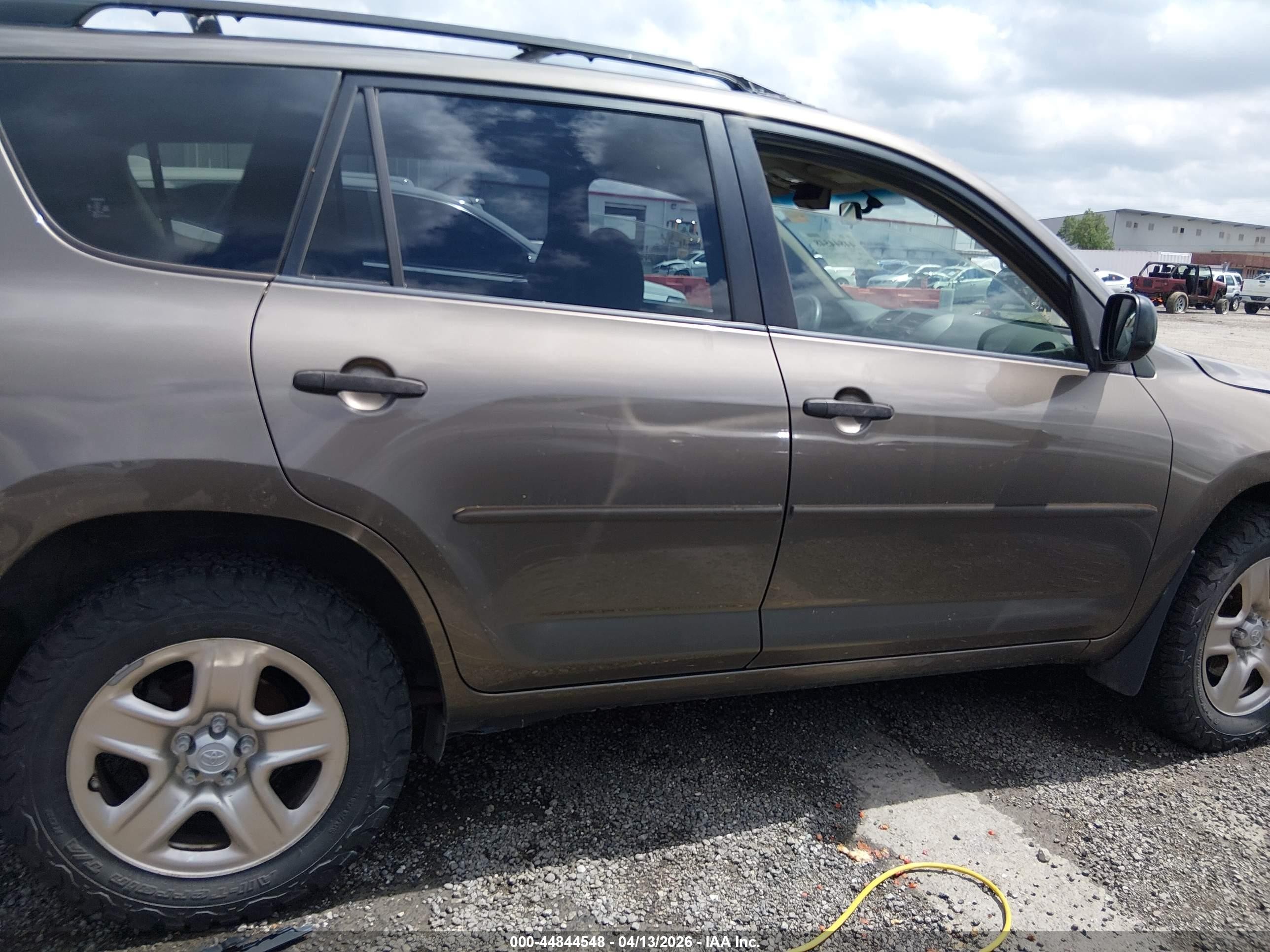 2009 Toyota Rav4 Base V6 Brown vin: JTMZK33V49D001801