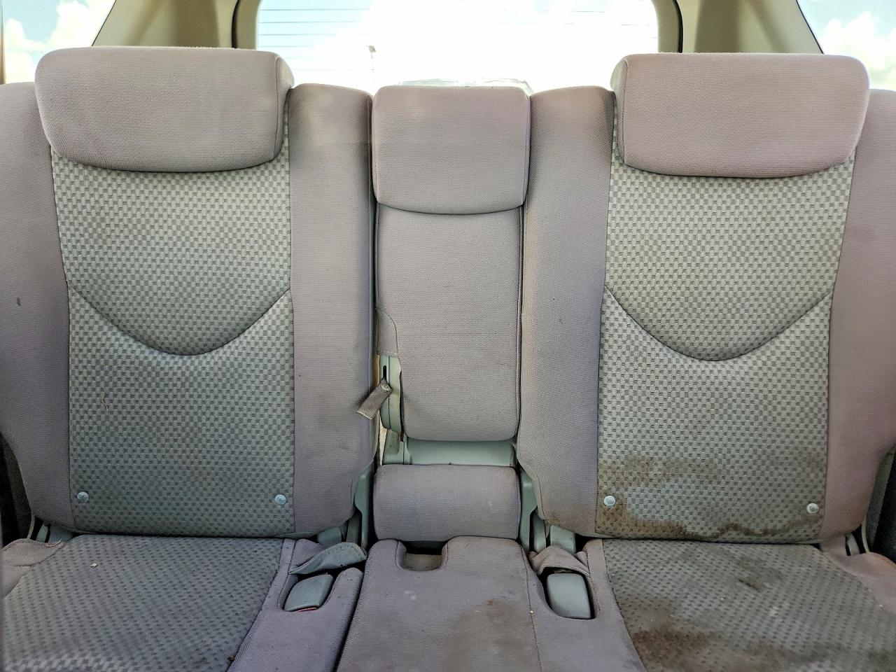 2007 Toyota Rav4 Base Silver vin: JTMZK33V675009552