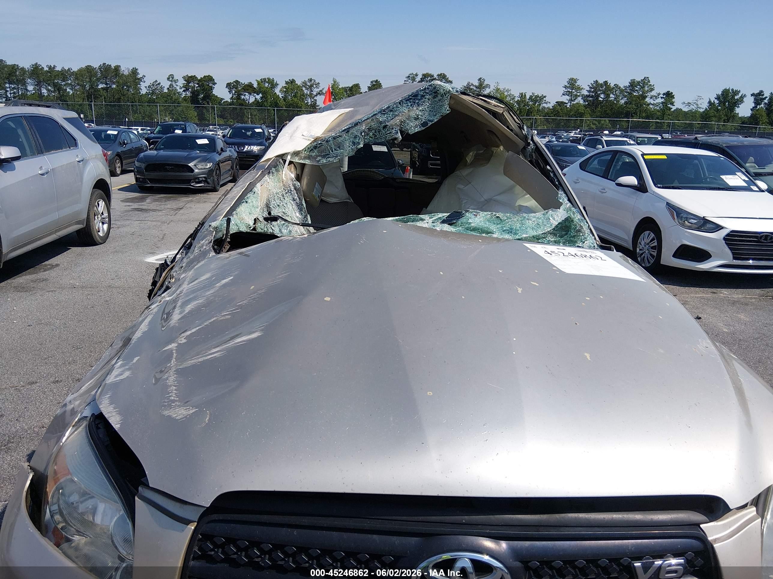 2008 Toyota Rav4 Base V6 Silver vin: JTMZK33V686010986