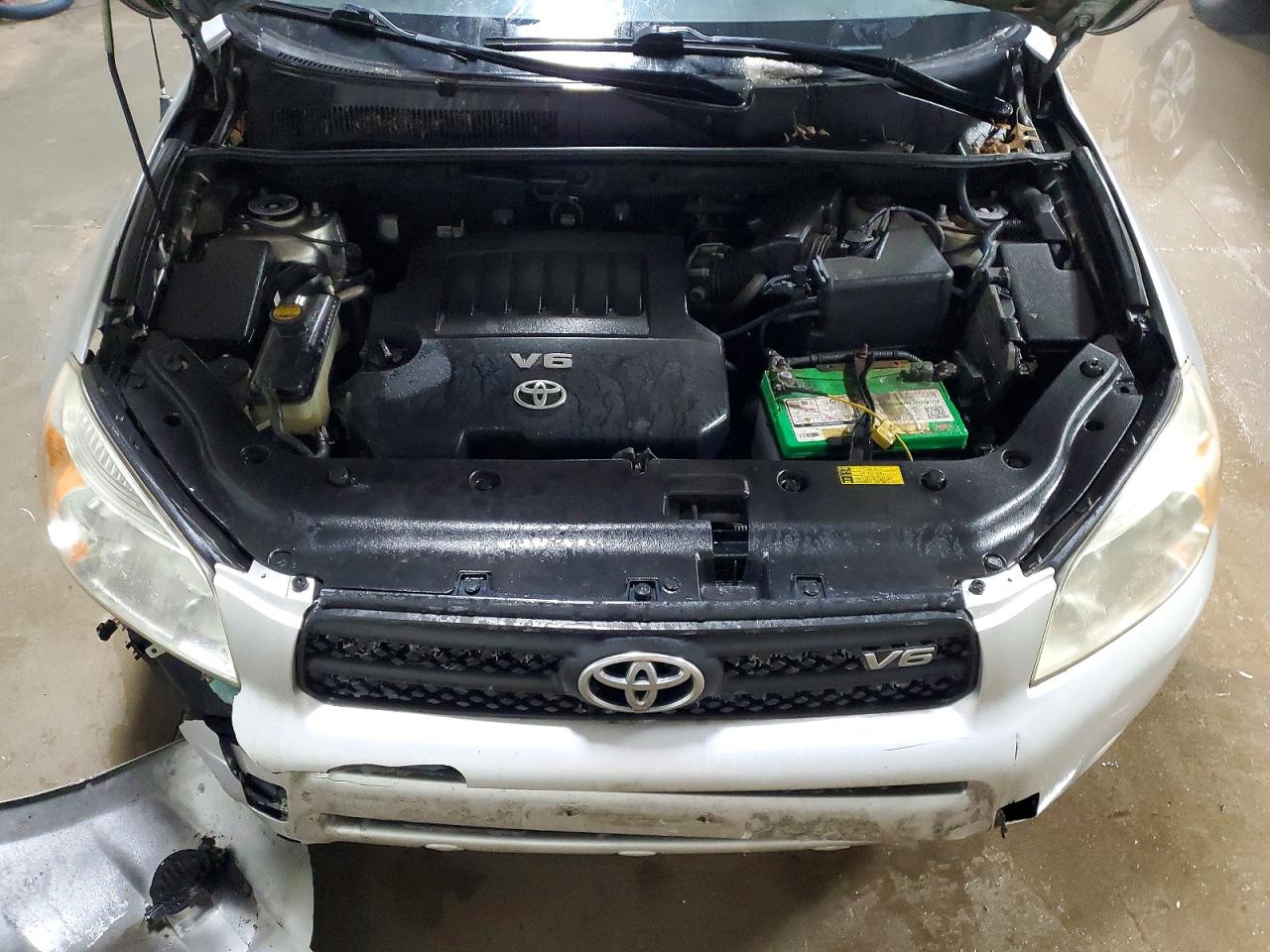 2007 Toyota Rav4 Silver vin: JTMZK33V775010662