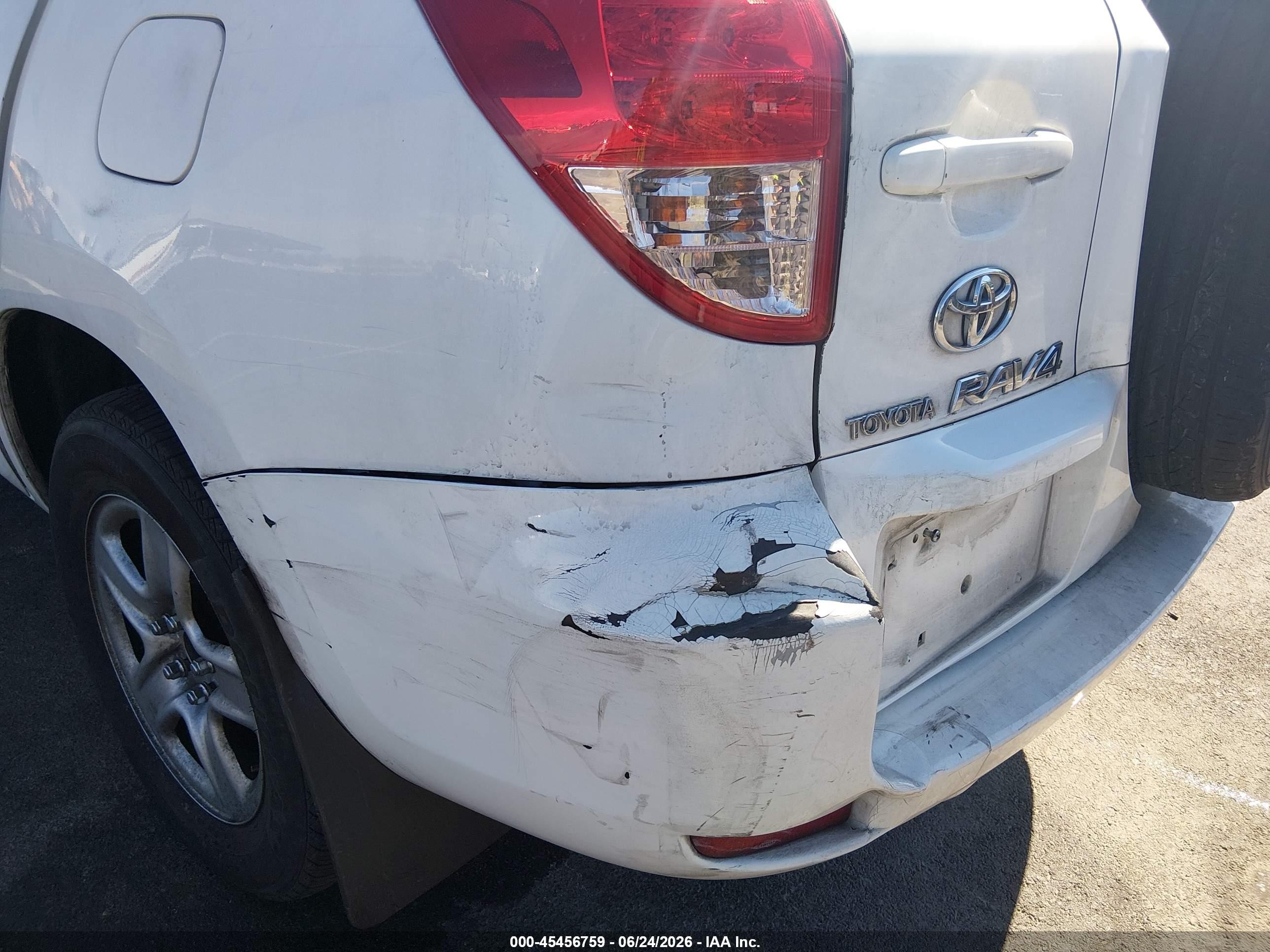 2008 Toyota Rav4 Base V6 White vin: JTMZK33VX85016957