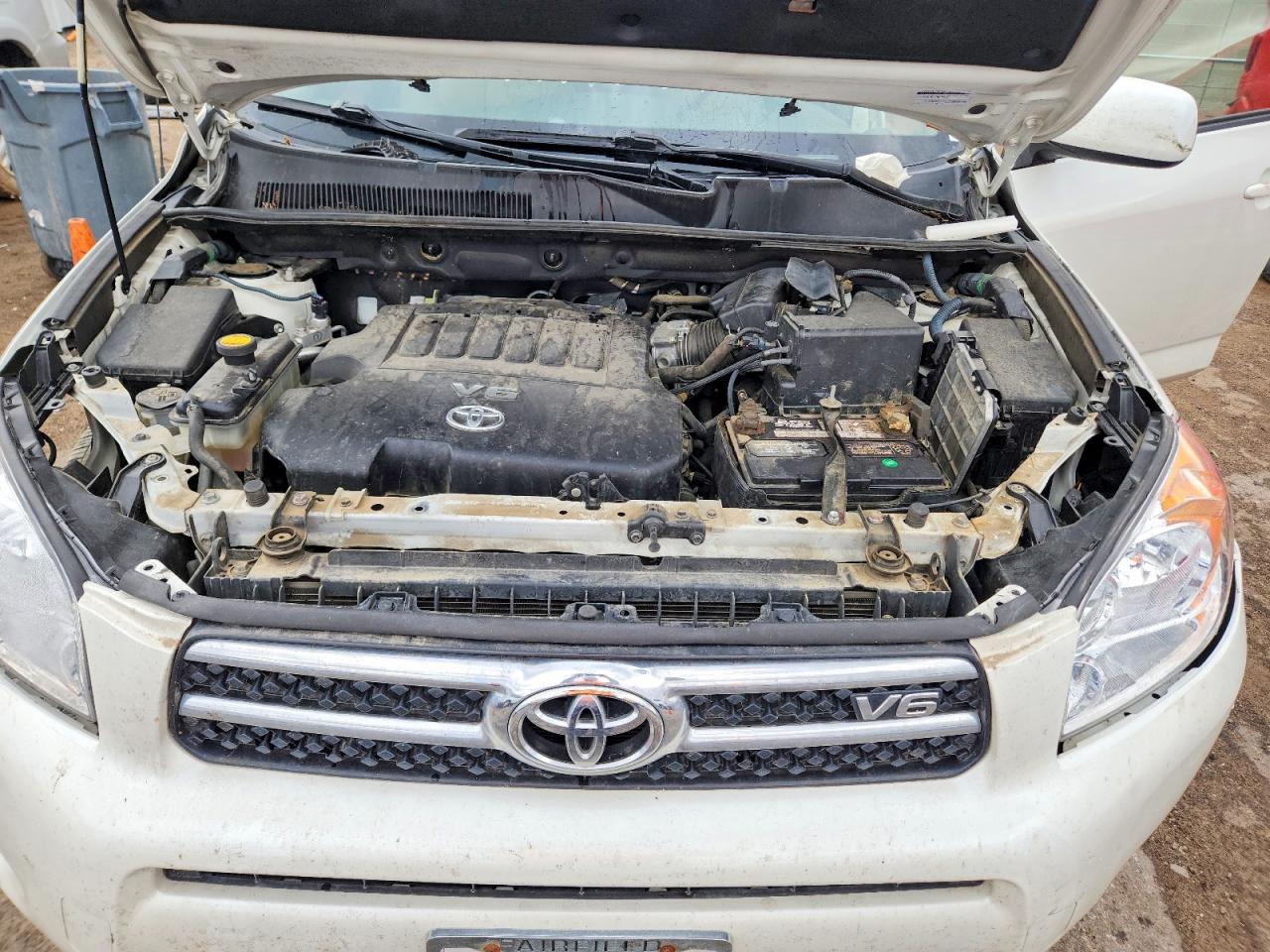 2008 Toyota Rav4 Limited White vin: JTMZK34V385018709