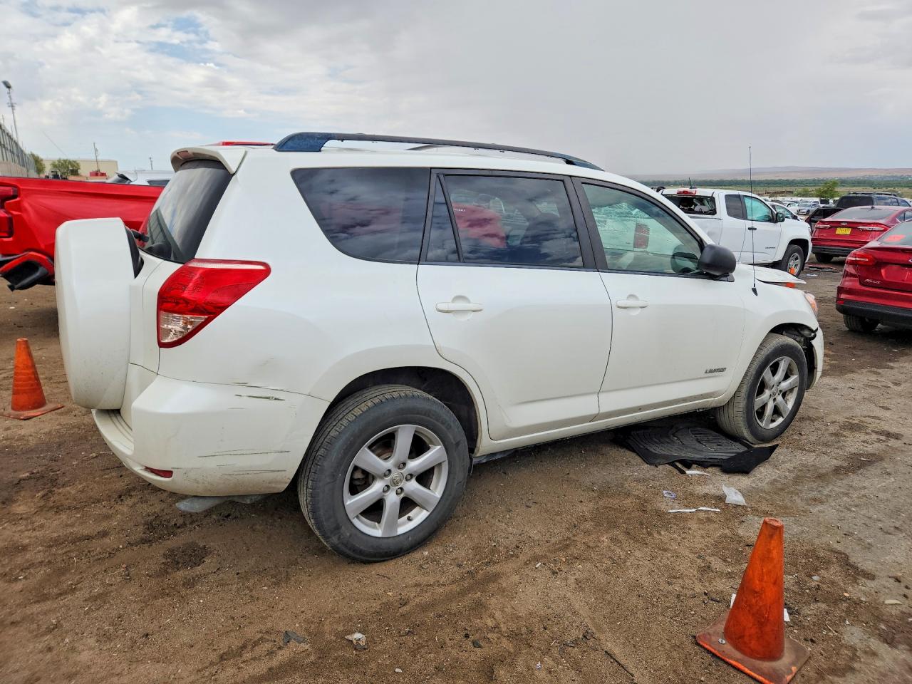 2008 Toyota Rav4 Limited White vin: JTMZK34V385018709