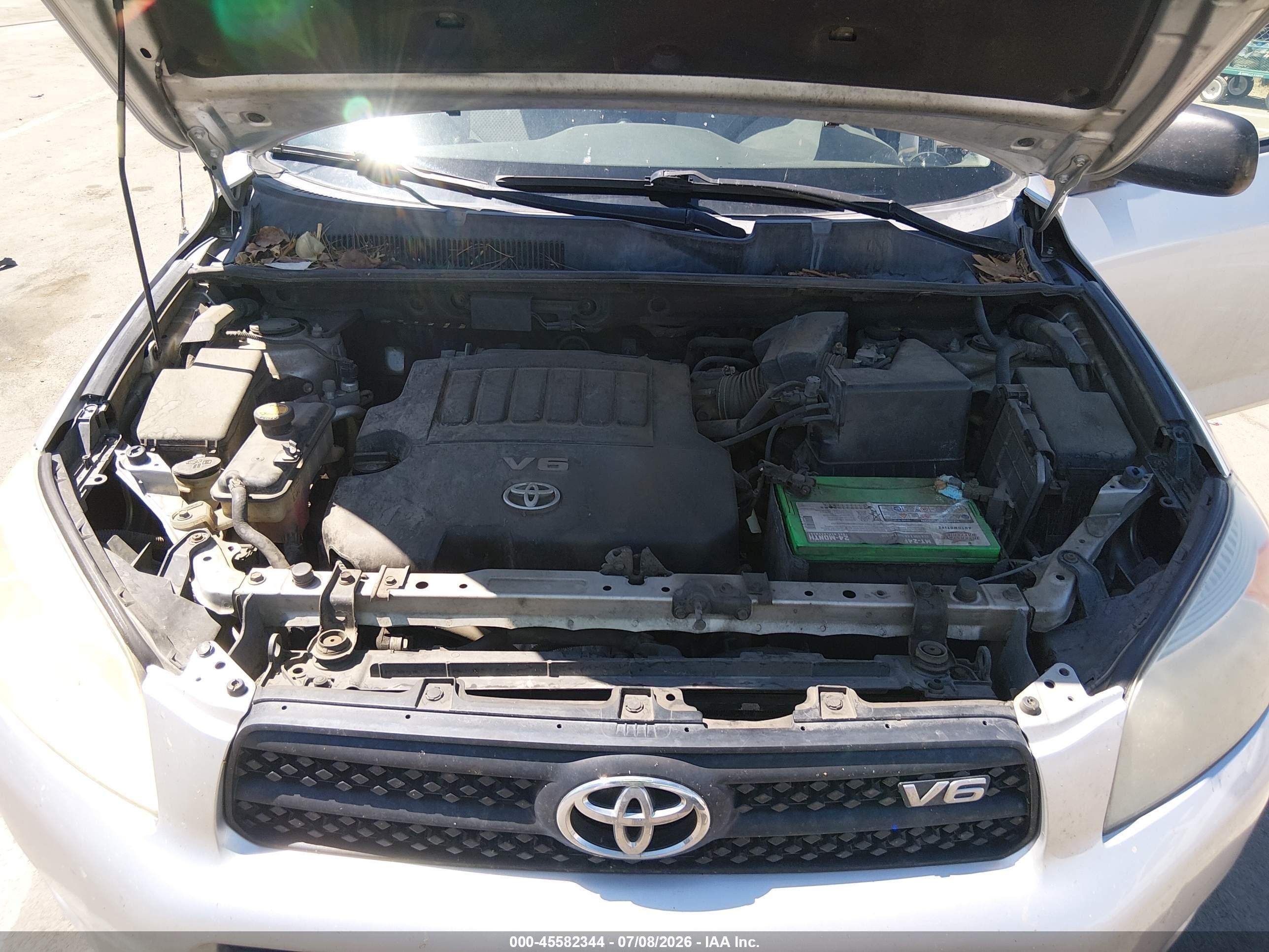 2008 Toyota Rav4 Base V6 Silver vin: JTMZK35V685018878