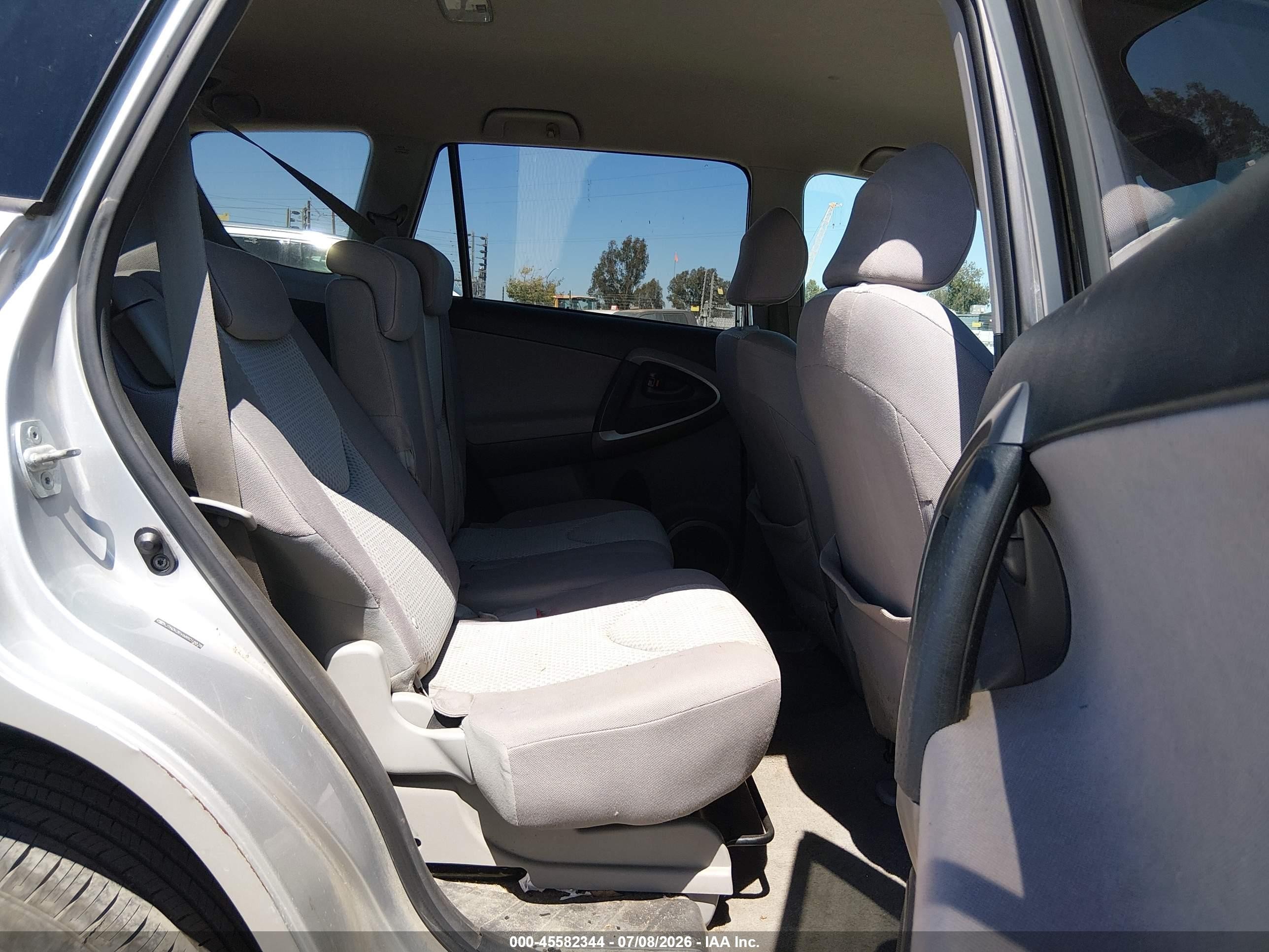 2008 Toyota Rav4 Base V6 Silver vin: JTMZK35V685018878