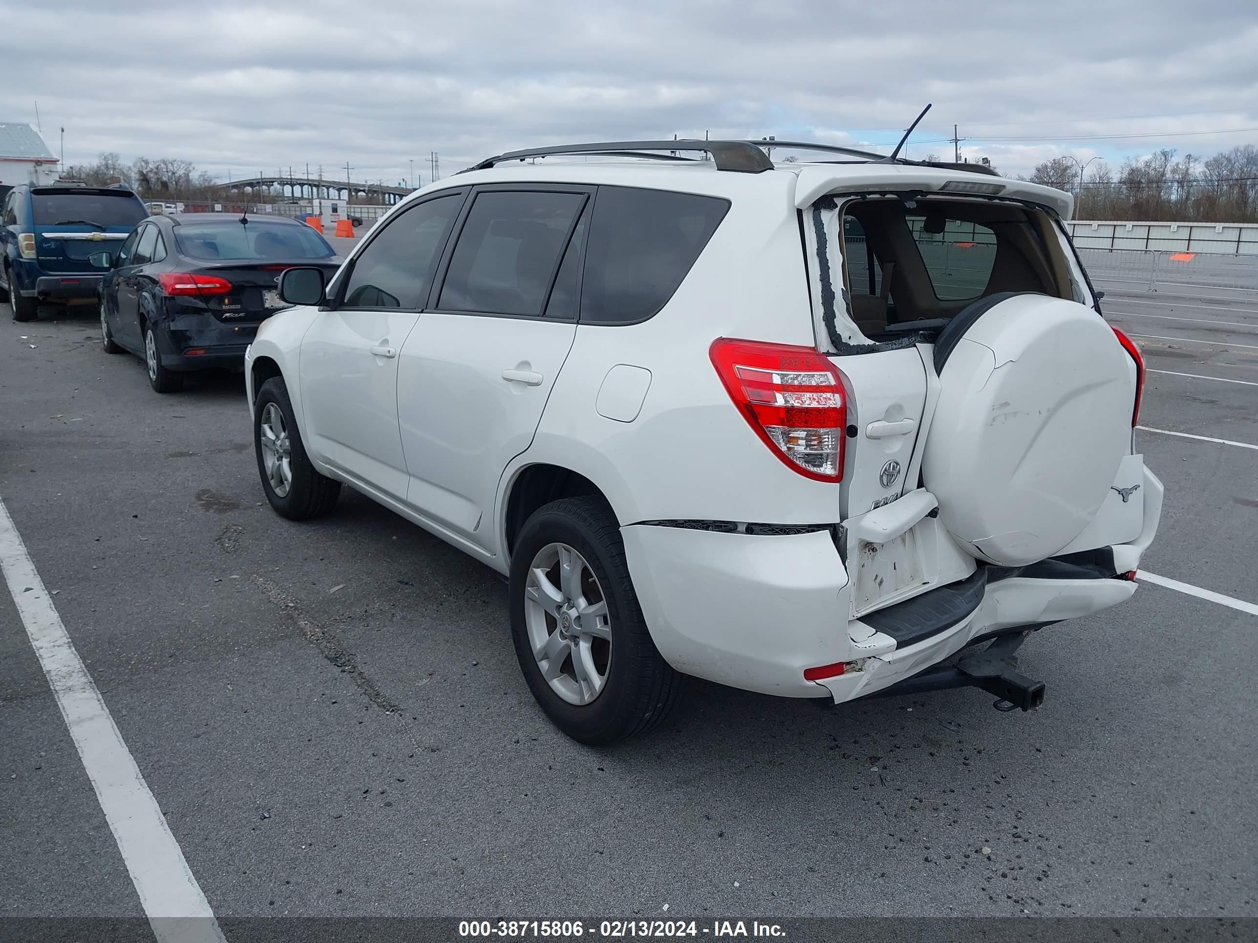 2012 Toyota Rav4 Base V6 White vin: JTMZK4DV0CD005078